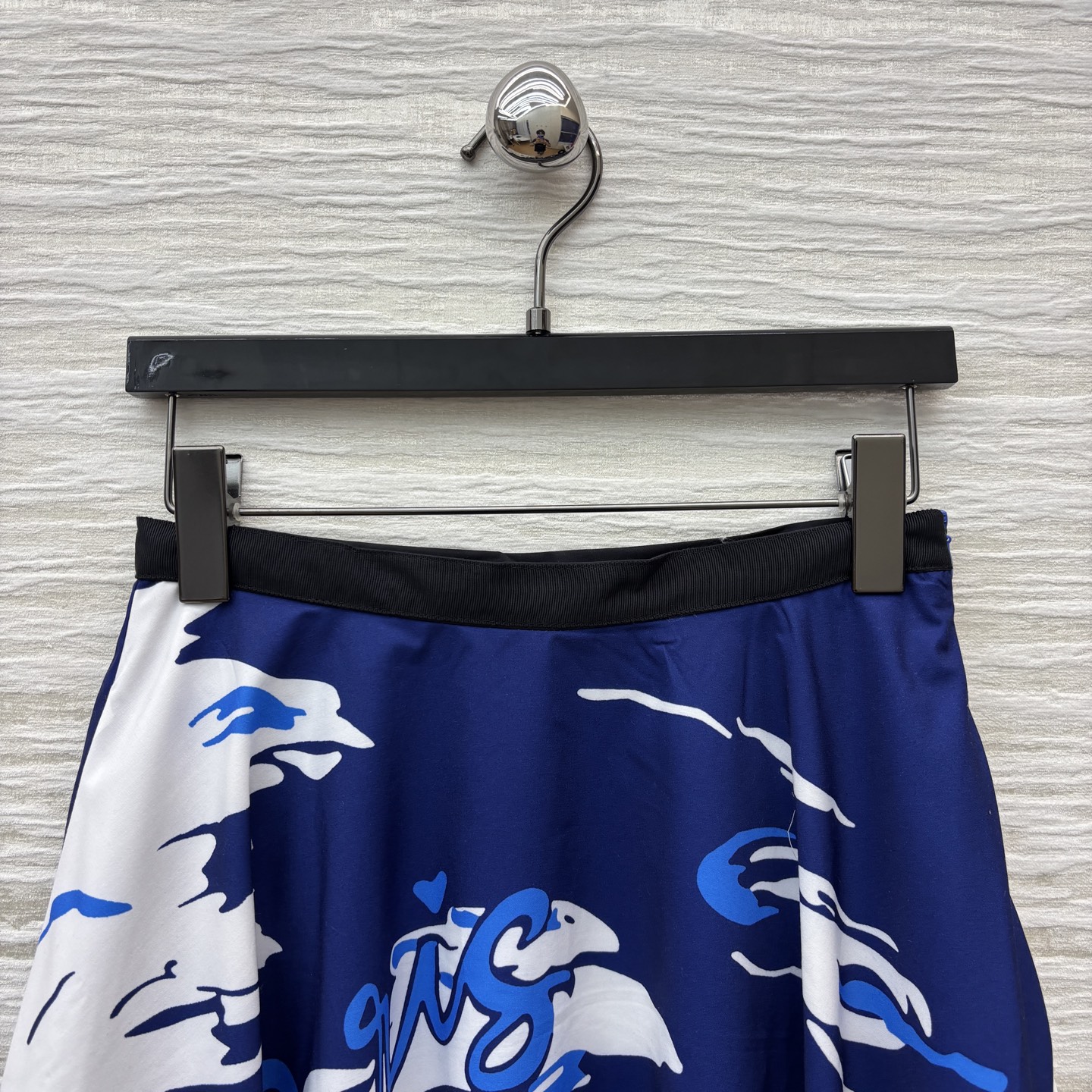 D家25新款 souvenir城市限定系列半身裙 高腰A字大裙摆 时髦又洋气 高腰版型 恰到好处的裙长 