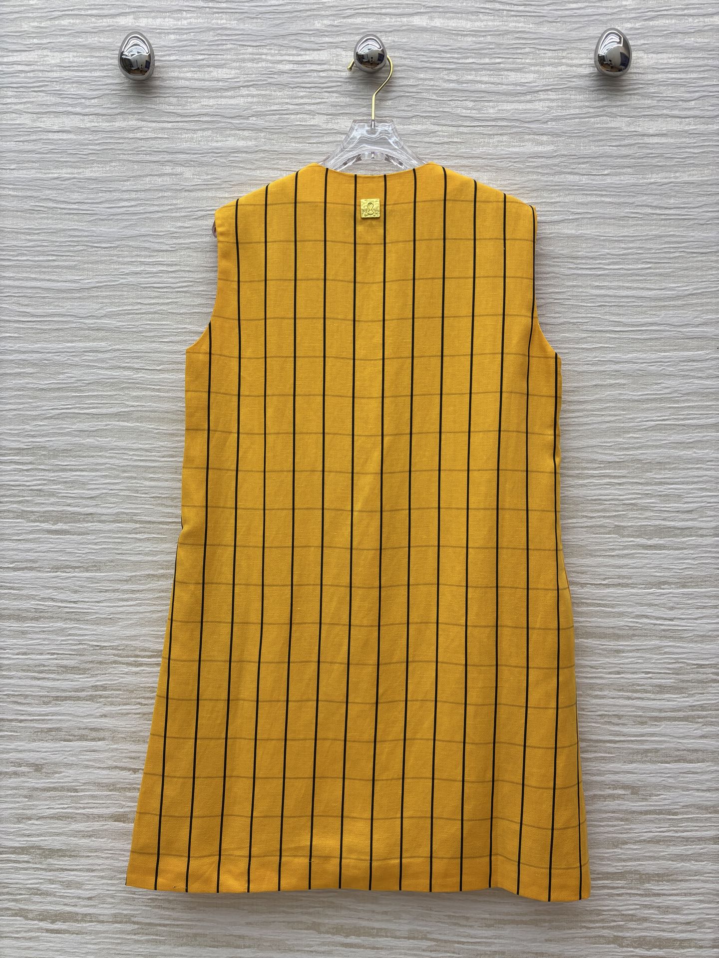 Sch家 26新款 格纹亚麻无袖连衣裙 金钥扣装饰 订制麻和天丝面料 非常亲肤 对格设计经典耐看 气质圆