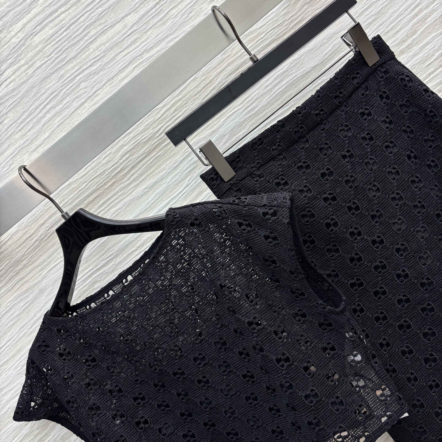 Stylish One-Size-Fits-All Dress and Double G-Dressing Suit Collection Summary - 图片 4