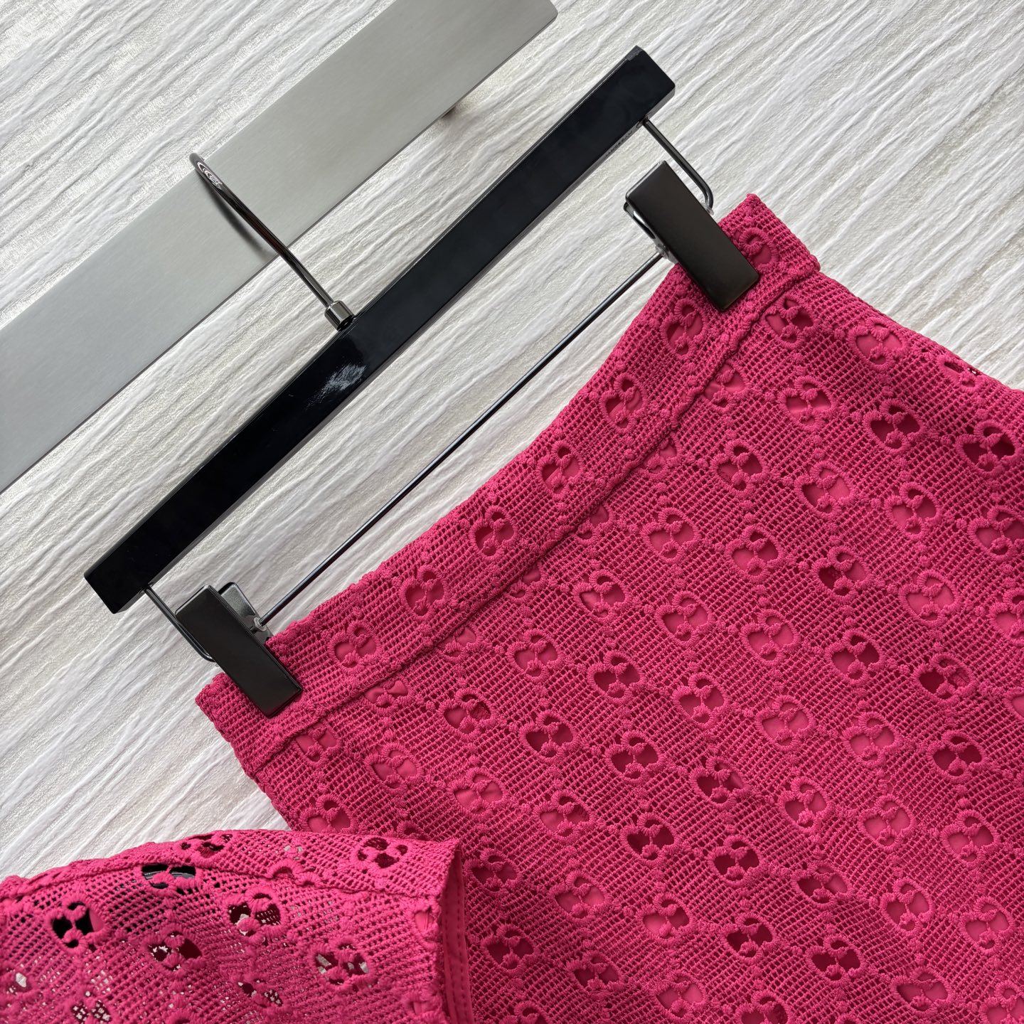 Stylish Original Dress Collection: G’s House Packing with 25 New Pairs and Double G-Dressing Suit - 图片 3