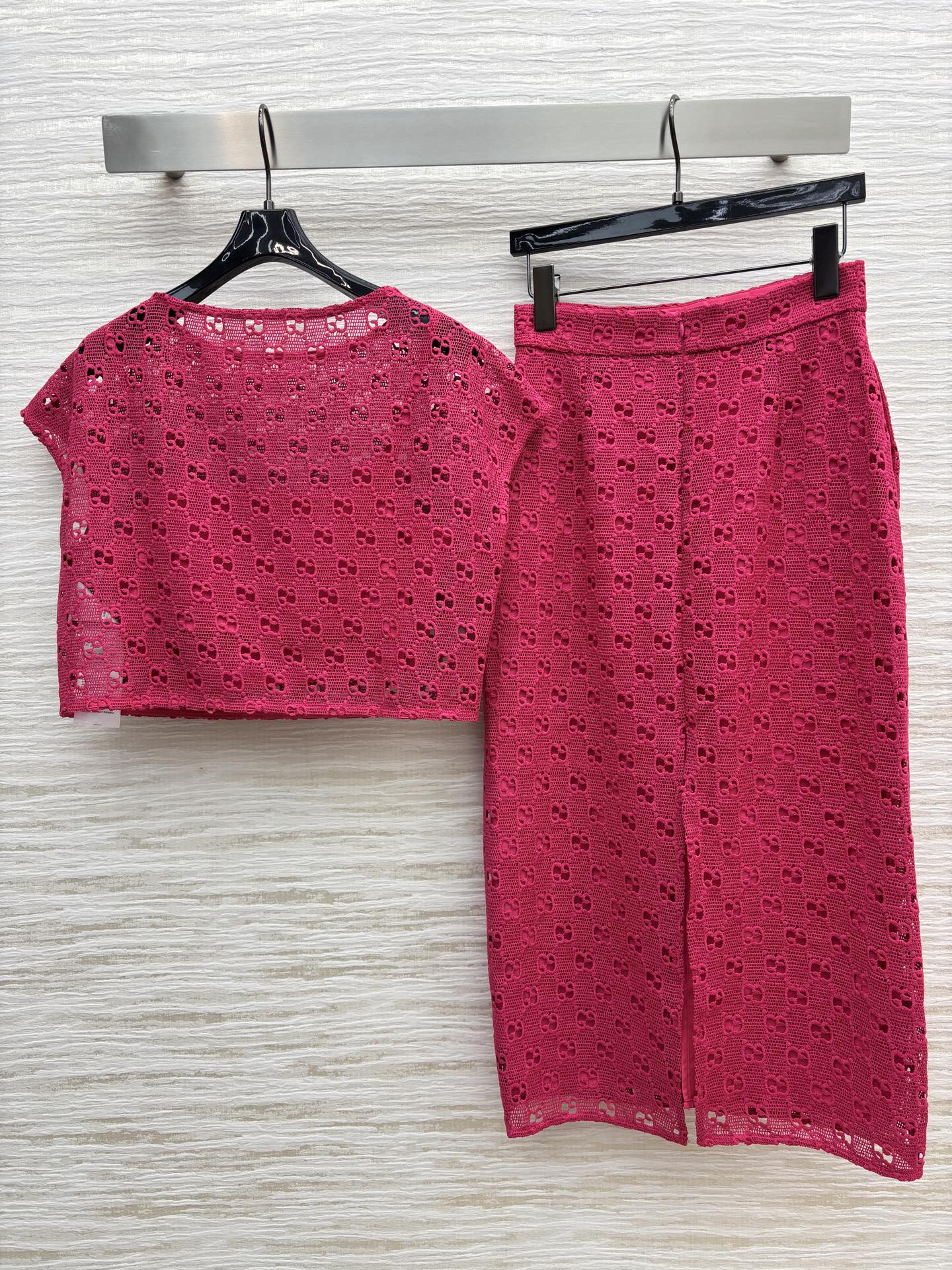 Stylish Original Dress Collection: G’s House Packing with 25 New Pairs and Double G-Dressing Suit - 图片 8