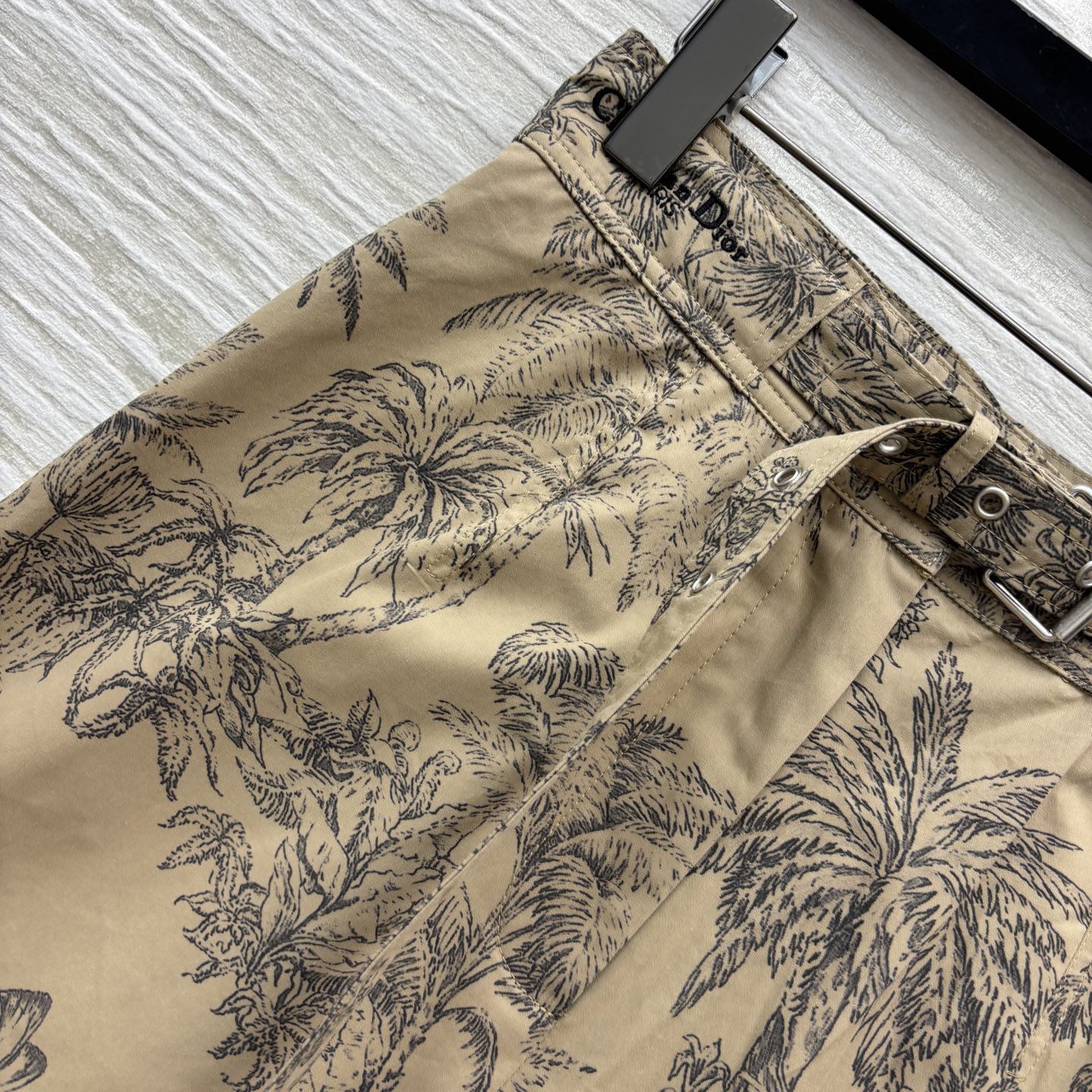 D家 25新款 椰树印花五分裤  上身超拉比例感 定制椰树印花纯棉面料不易变皱 搭配衬衫更显时髦 一色S