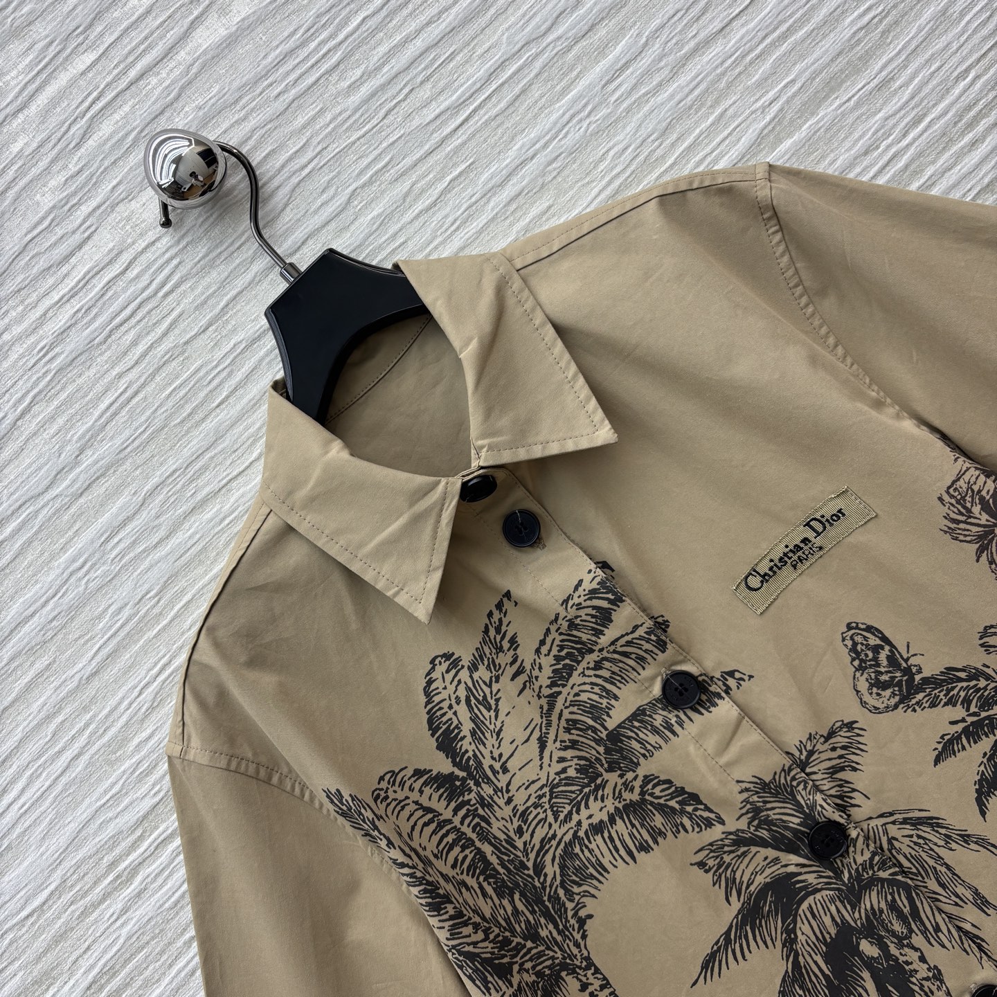 D家 25夏季新款 椰树印花系列 翻领短袖衬衣  打造夏季懒洋洋的浪漫情调  前短后长的剪裁更加拉长比例