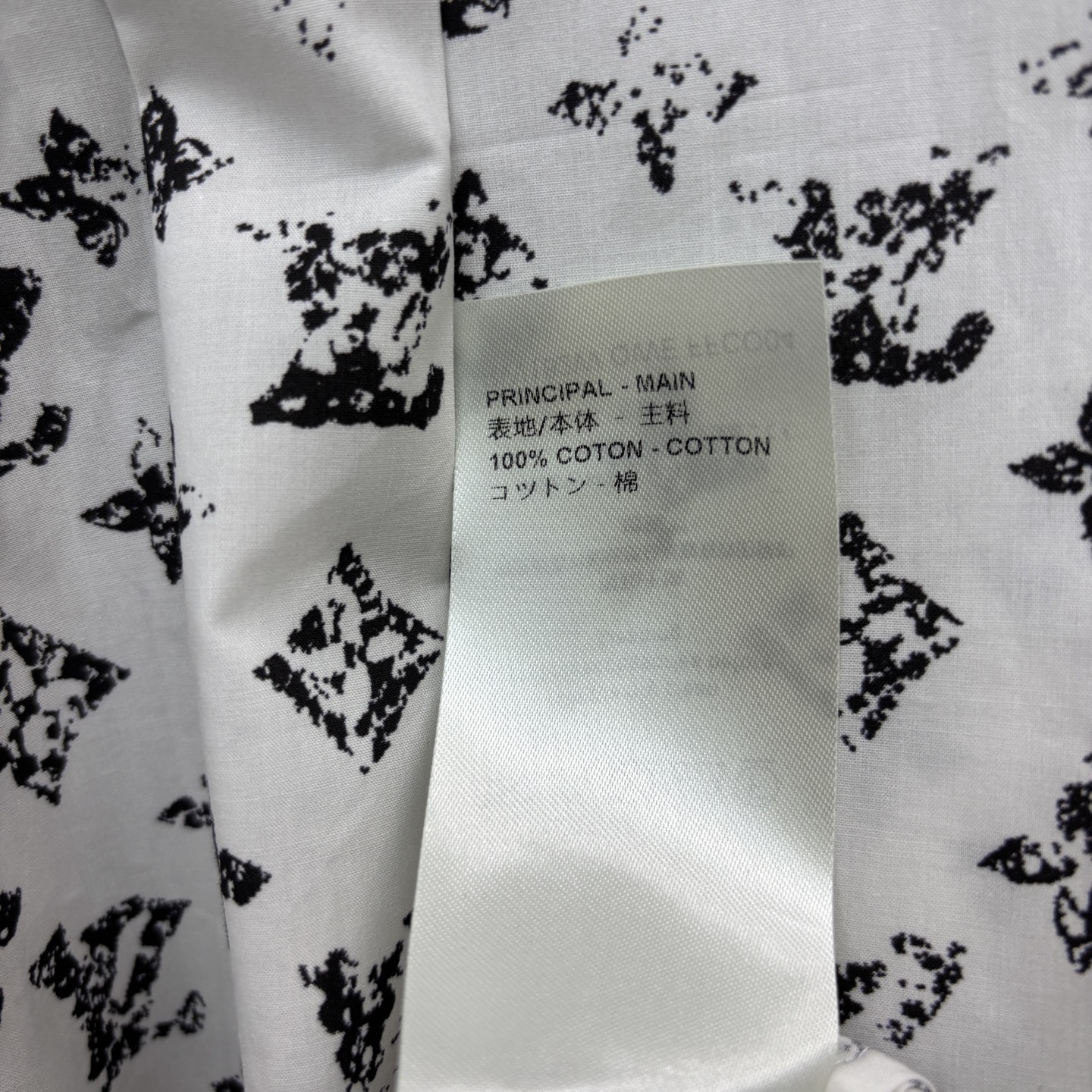 L家 25春夏新款 经典渐变老花衬衫 帅气又复古时髦 小翻领设计 宽松随意的衬衣版型 可以当外套穿哦 定