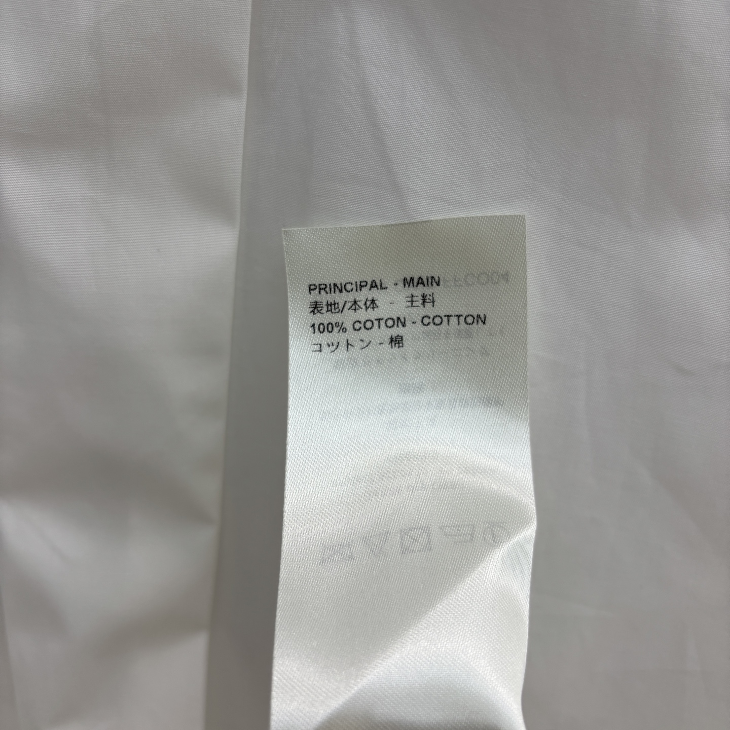 L家 25新款 丝巾装饰翻领衬衫裙 领子配有丝巾点缀 打破常规衬衫的正式 更添一丝优雅气息 宽松版型百搭