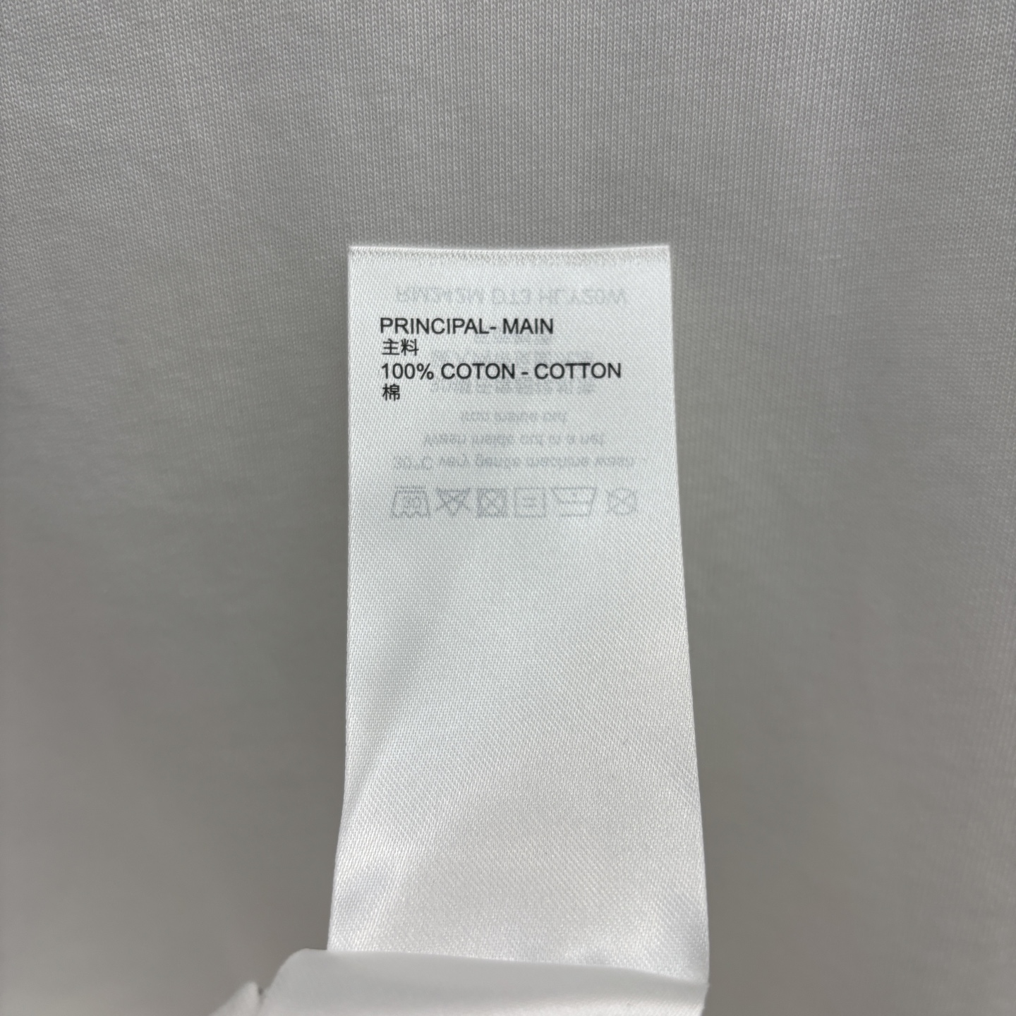 L家 25早秋新款 logo徽标图案印花短袖长款T恤 四季百搭款 经典品牌徽标图案撞色设计 宽松中长款版