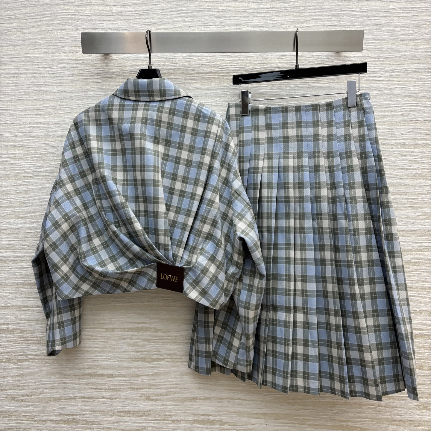 Miu家 25新款 格纹翻领夹克外套+格纹半裙 学院风即视感 格纹设计耐看吸睛 一套上身就是英伦复古女孩