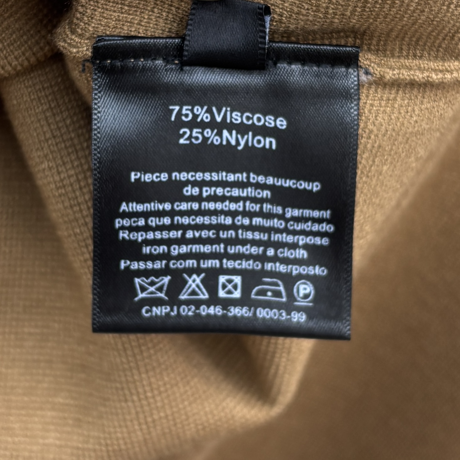 Sch 25秋冬新品 异形扣装饰拉链针织套装 翻领拉链夹克搭配直筒阔腿裤 一套上身时髦帅气范 高级配色边