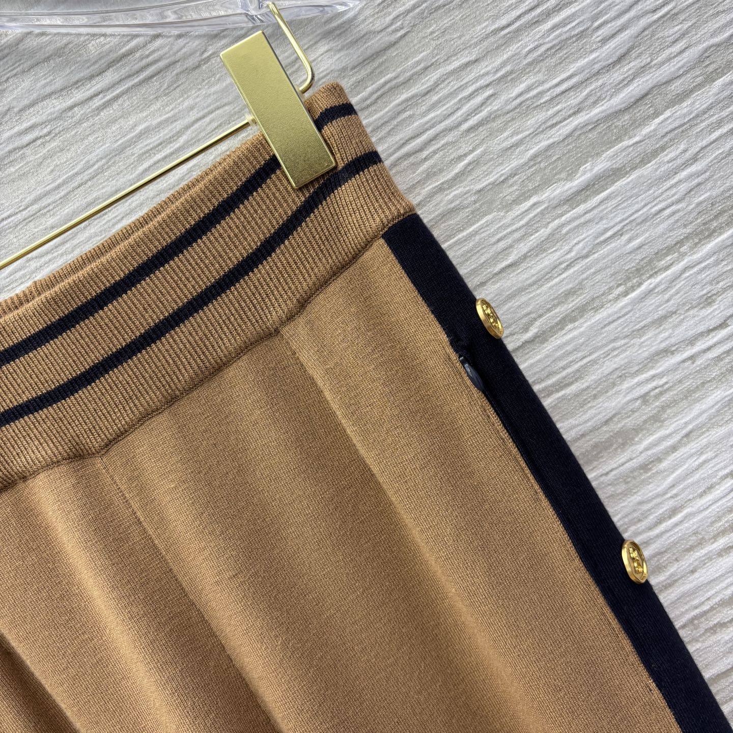Sch 25秋冬新品 异形扣装饰拉链针织套装 翻领拉链夹克搭配直筒阔腿裤 一套上身时髦帅气范 高级配色边