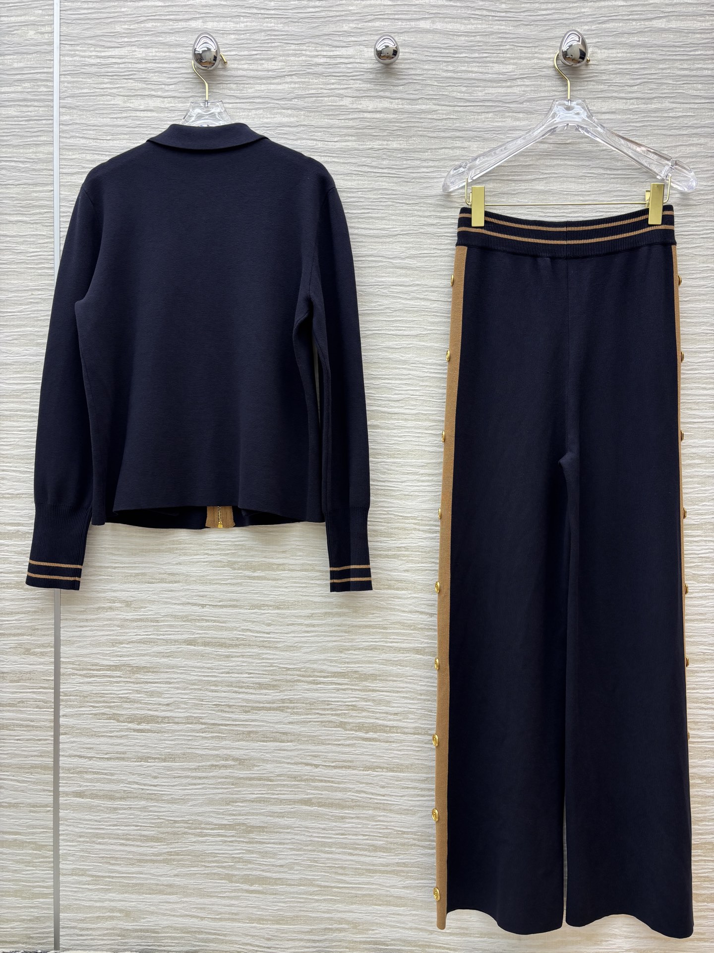 Sch 25秋冬新品 异形扣装饰拉链针织套装 翻领拉链夹克搭配直筒阔腿裤 一套上身时髦帅气范 高级配色边