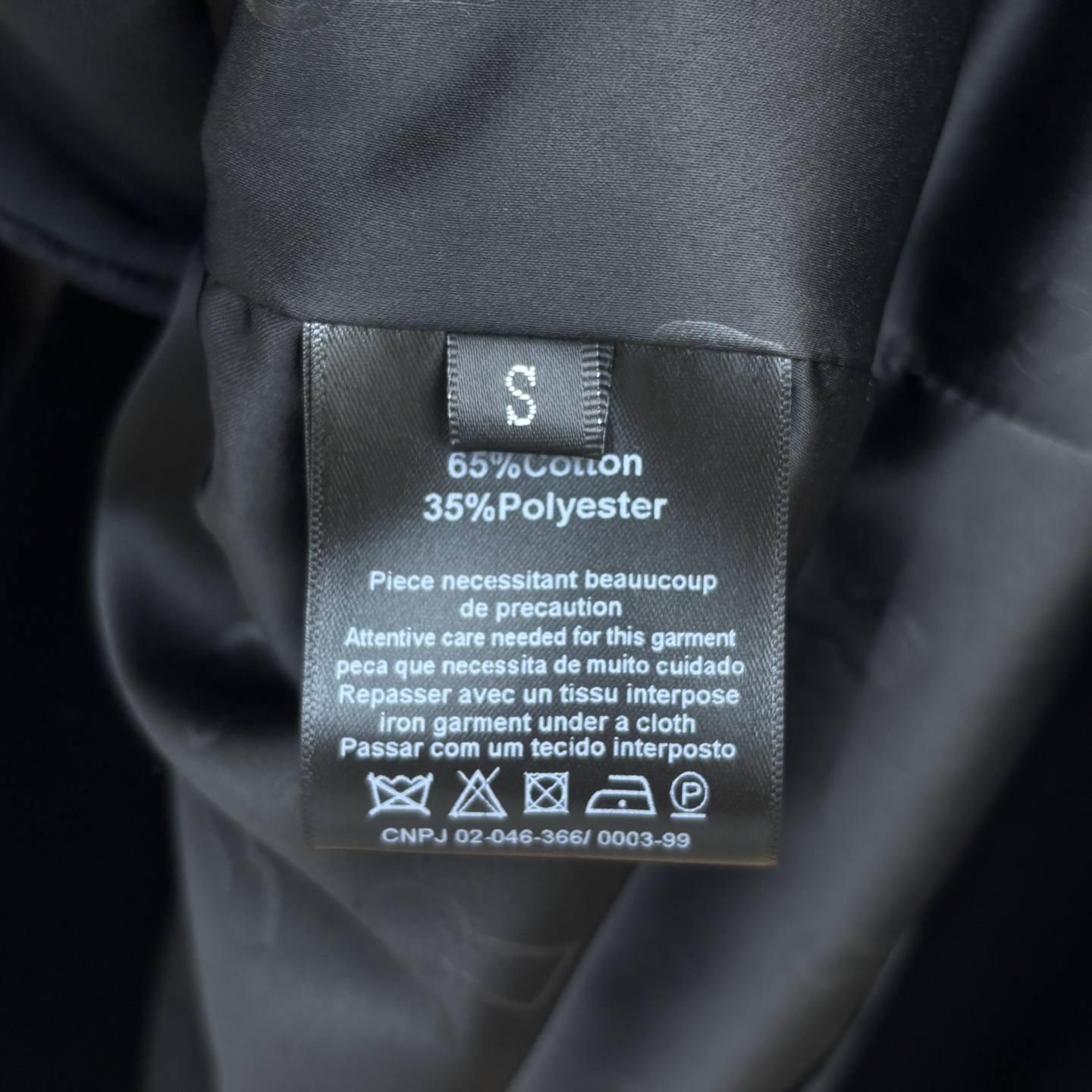 Sch 25异形扣装饰丝绒西装外套 袖子开模扣子装饰 每个扣子都不一样 后背订制链条装饰气质修身版型 定