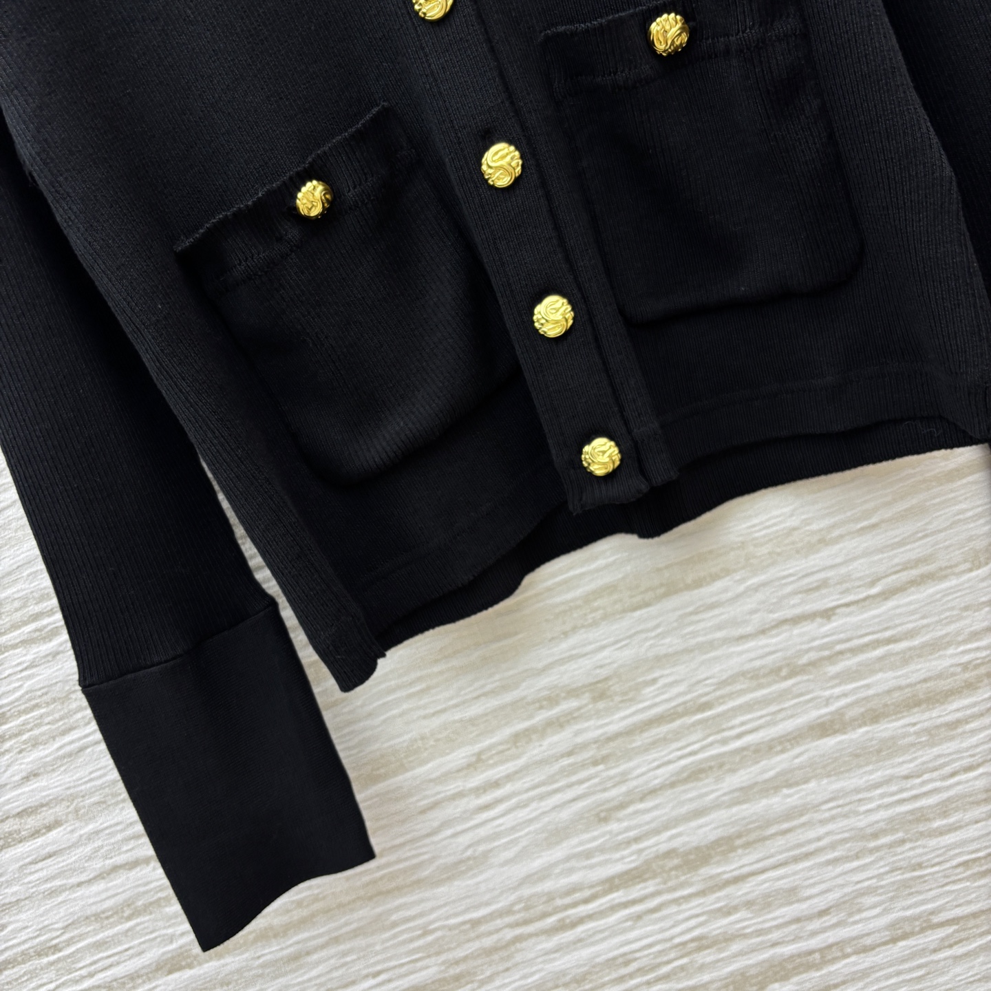 V-Neck Knit Cardigan with Unique Buckle, Loose Fit, Stylish and Age-Reducing 7 i1754142751571 6104 0 4
