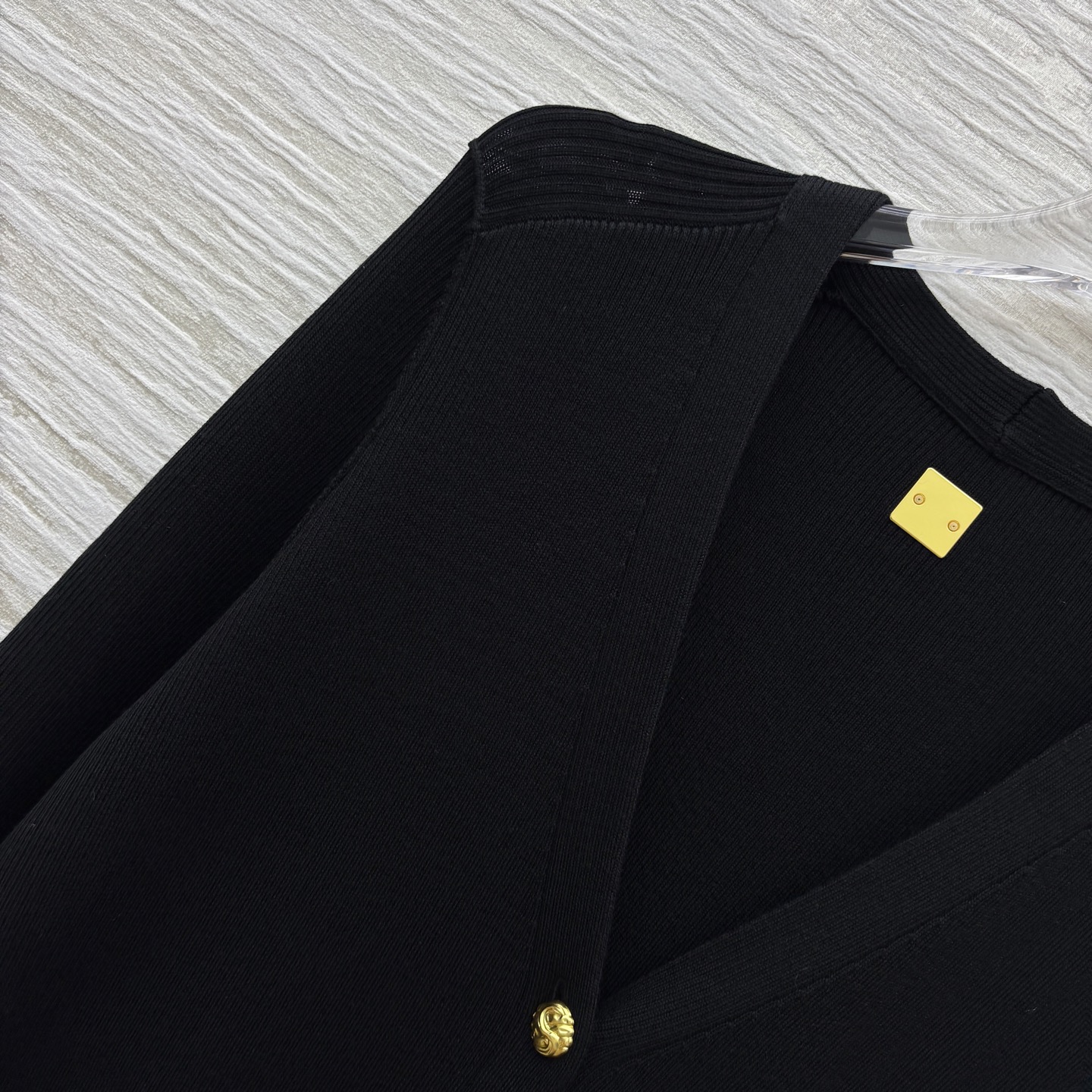 V-Neck Knit Cardigan with Unique Buckle, Loose Fit, Stylish and Age-Reducing 4 i1754142753077 3770 0 2