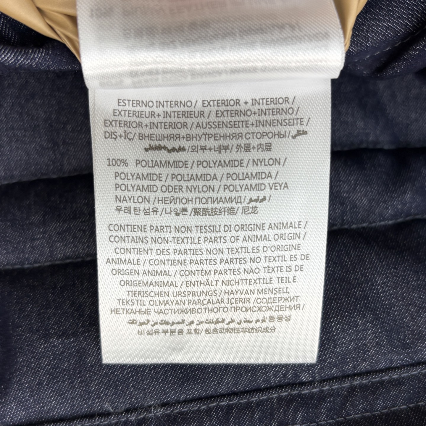 MO家 25秋冬 新款立领牛仔羽绒服外套 标志性胸章点缀 90白鹅绒填充 经典的标志性袖标点缀 90白鹅