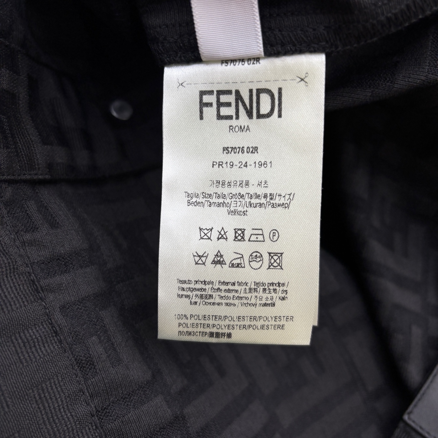 FD家 25新款 双F老花牛套装 翻领长袖衬衣+高腰短款 整个设计经典又充满大牌感 老花系列经典耐穿 短