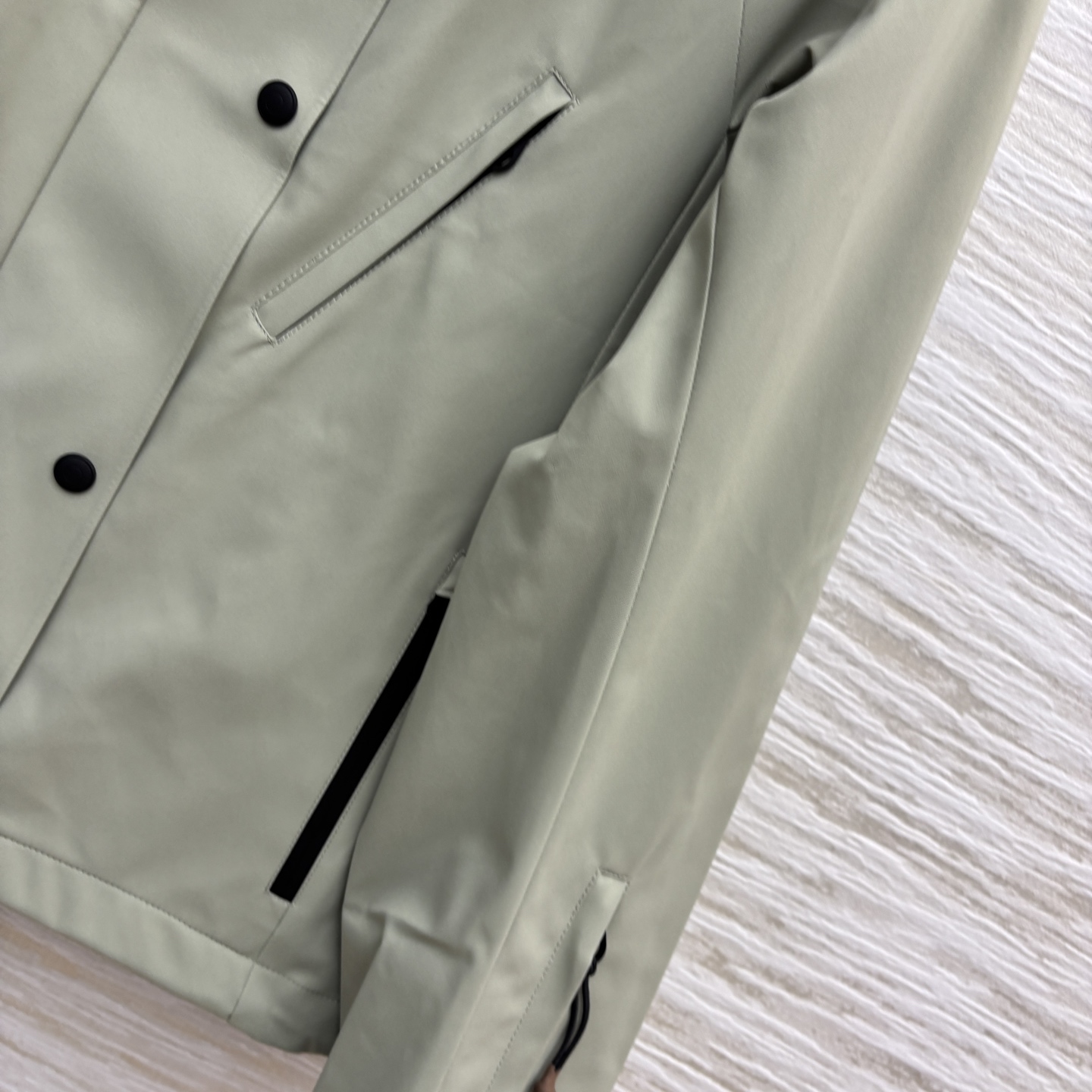 lp🆕 25秋冬 草绿色压胶冲锋衣 采用品牌特有的Bristol Clima System防风防水及压胶