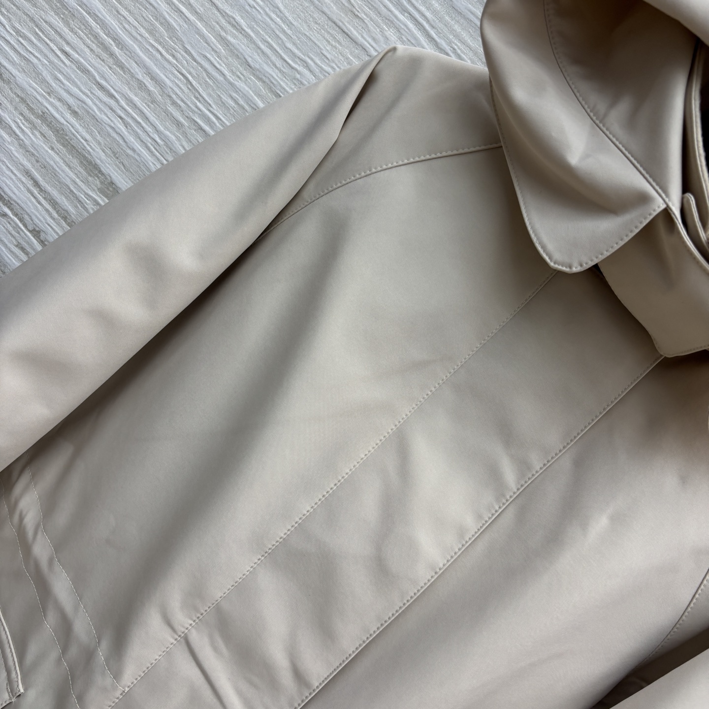 lp🆕 25秋冬 羊绒领拼接抽绳派克外套 原版定制的面料  连帽收腰短款外套帅气又时髦 可调节松紧收腰设