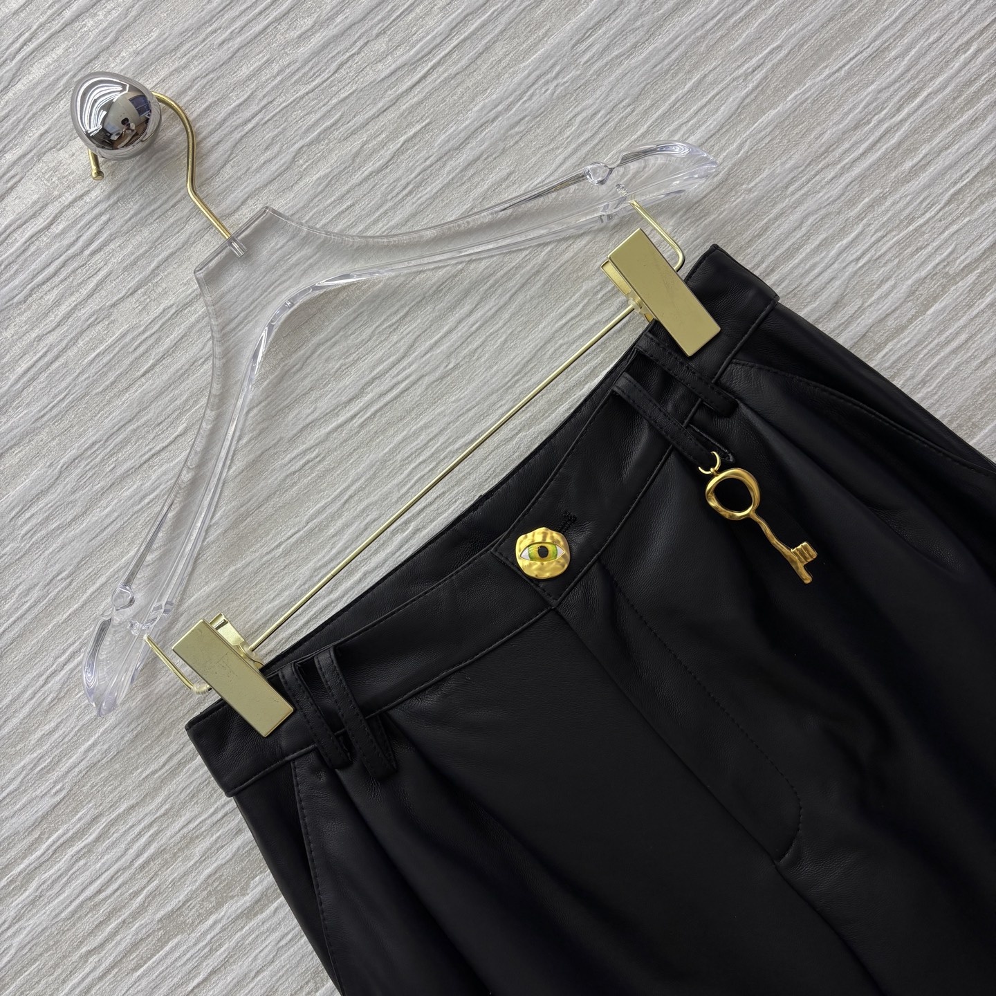 Sch 25秋冬 异形扣装饰羊皮直筒阔腿裤 SMLXL