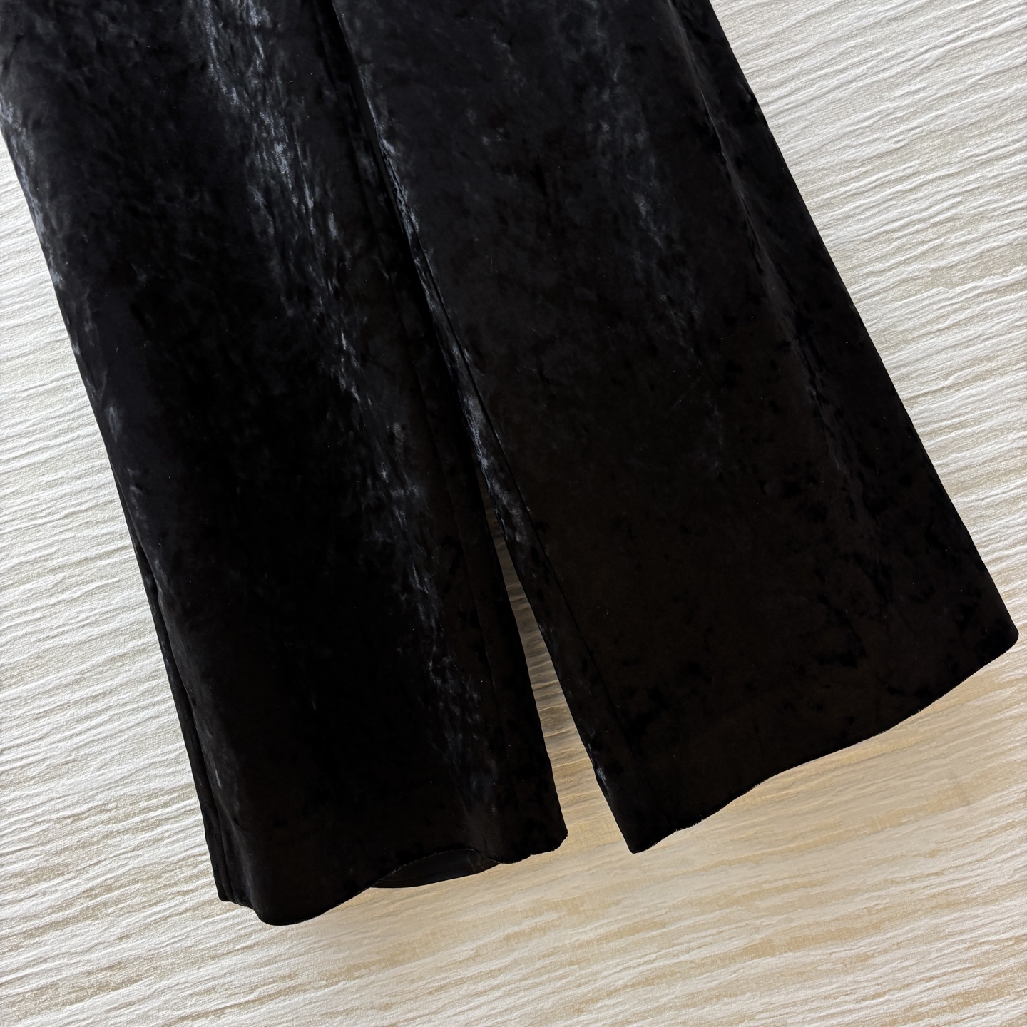 Sch家 25新款金匙装饰直筒裤 随便搭配就很有街拍时髦范 简约大气高级感拉满 两色SML 裤子💰390