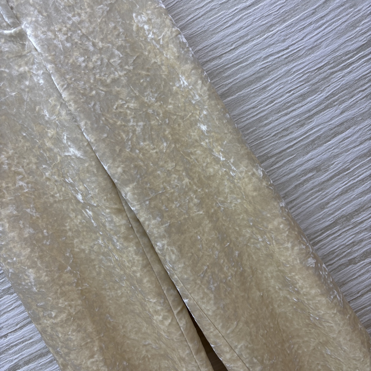 Sch家 25新款 异形扣装饰丝绒西装套装 翻领西服外套 +金匙装饰直筒裤 经典宽松西装版型 随便一穿就