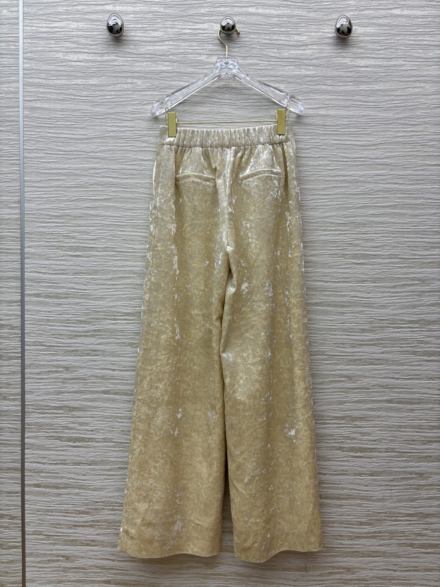 Sch家 25新款 异形扣装饰丝绒西装套装 翻领西服外套 +金匙装饰直筒裤 经典宽松西装版型 随便一穿就