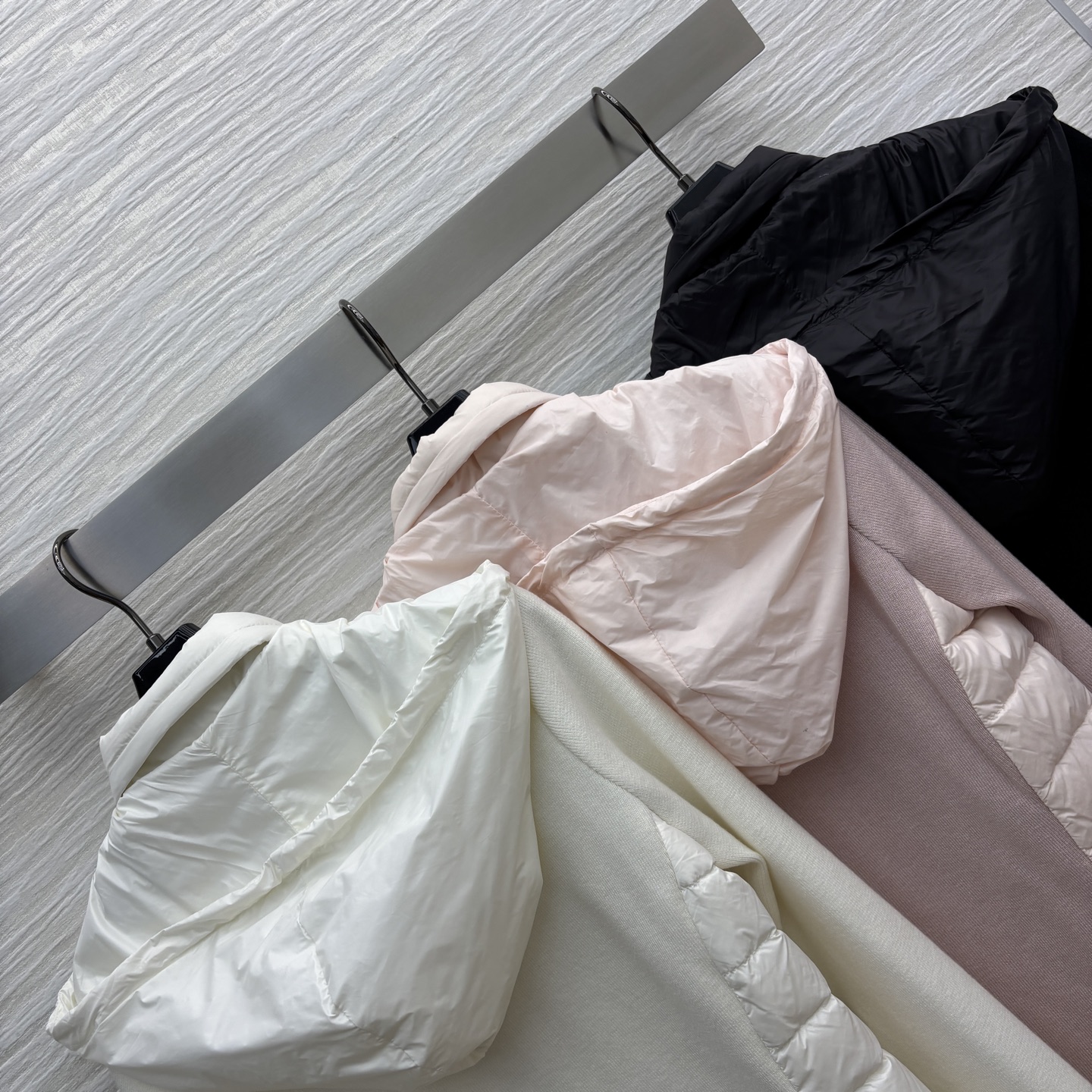 M家 25秋冬新款 拼接针织立领羽绒服 短款版型 上身轻松分割身材 比例显瘦显高绝绝子 小立领长袖拼接针