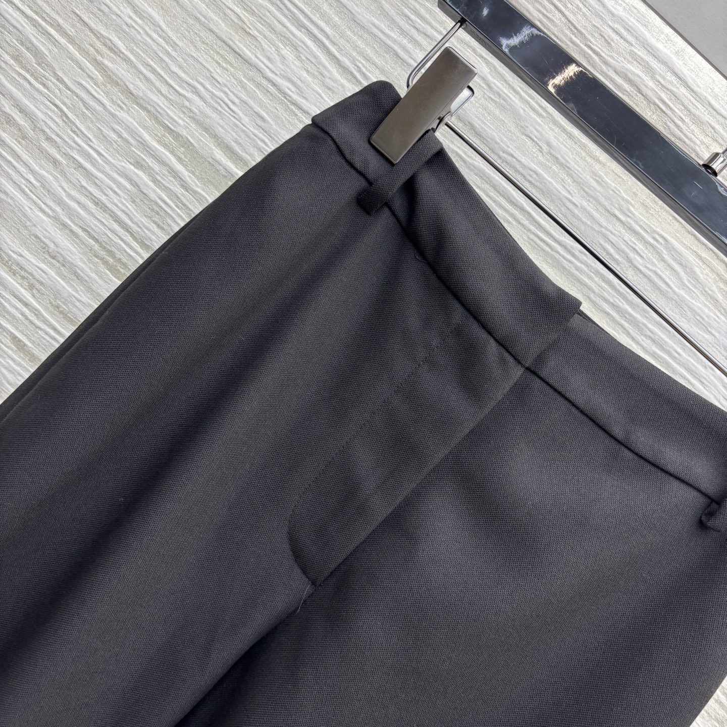 “Female Suit with Bubble-Sleeved Coat and Unique Design for All Seasons” - 图片 3