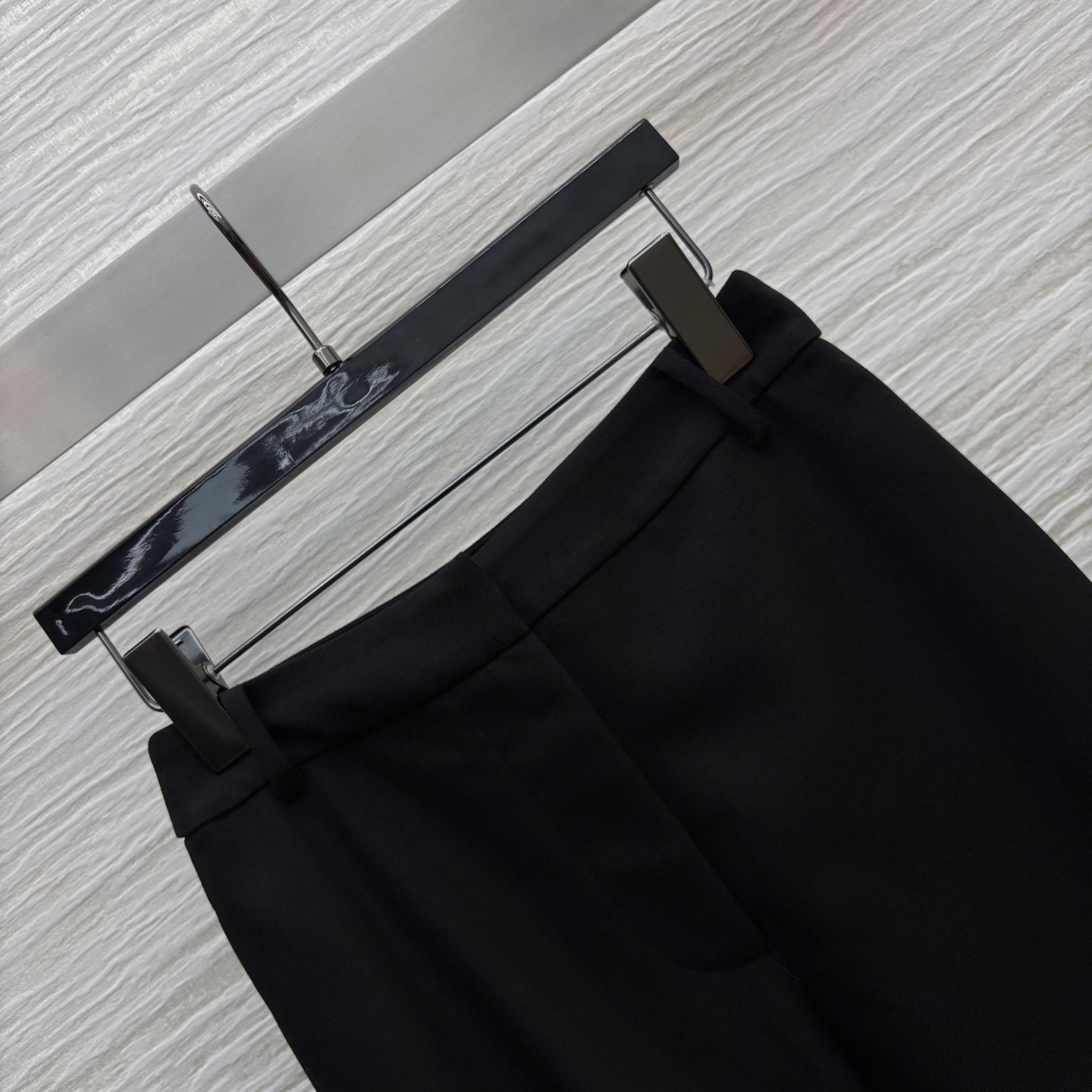 “Female Suit with Bubble-Sleeved Coat and Unique Design for All Seasons” - 图片 5
