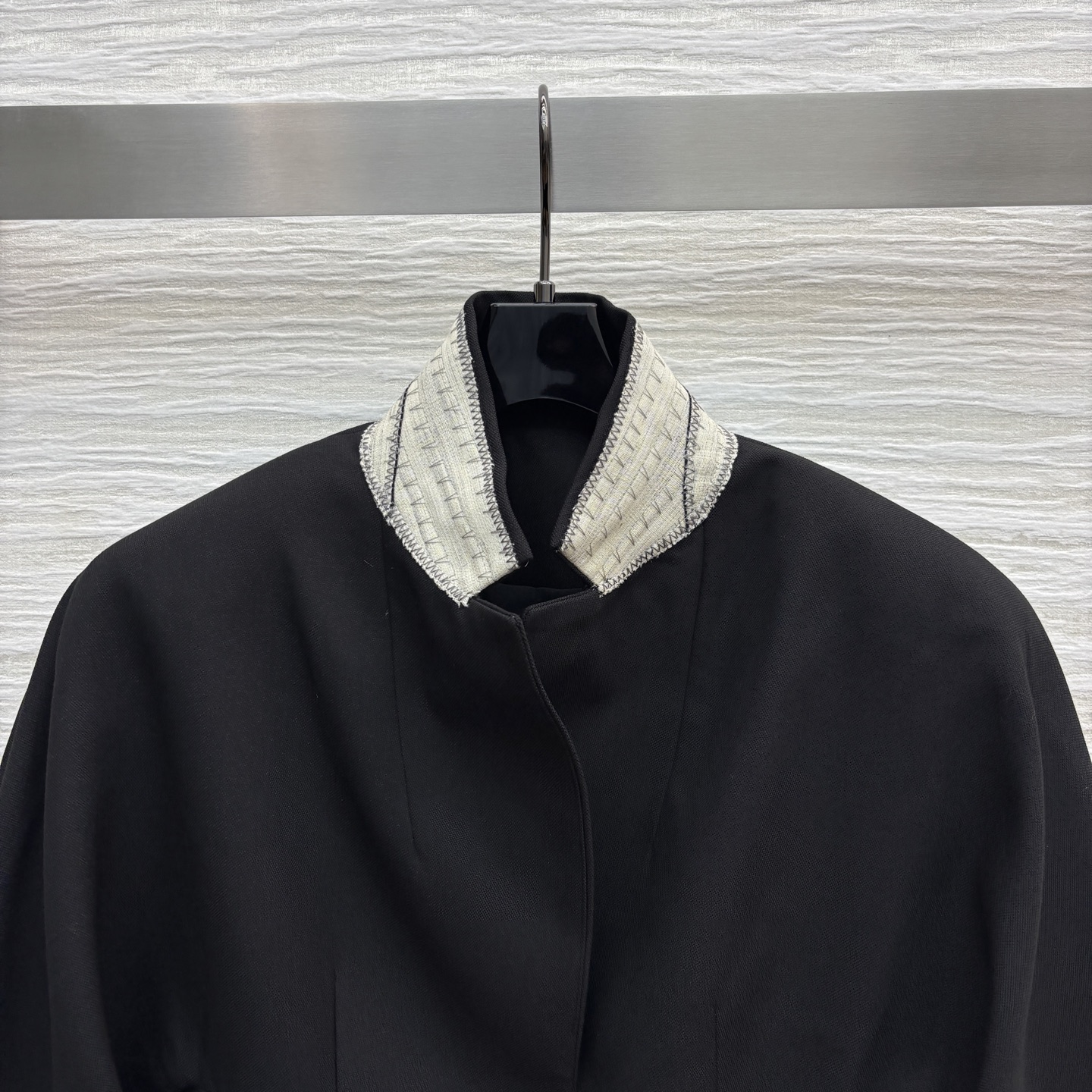 “Guide to Understanding the P840 One-on-One Coat: Features, Benefits, and Care Tips” - 图片 2