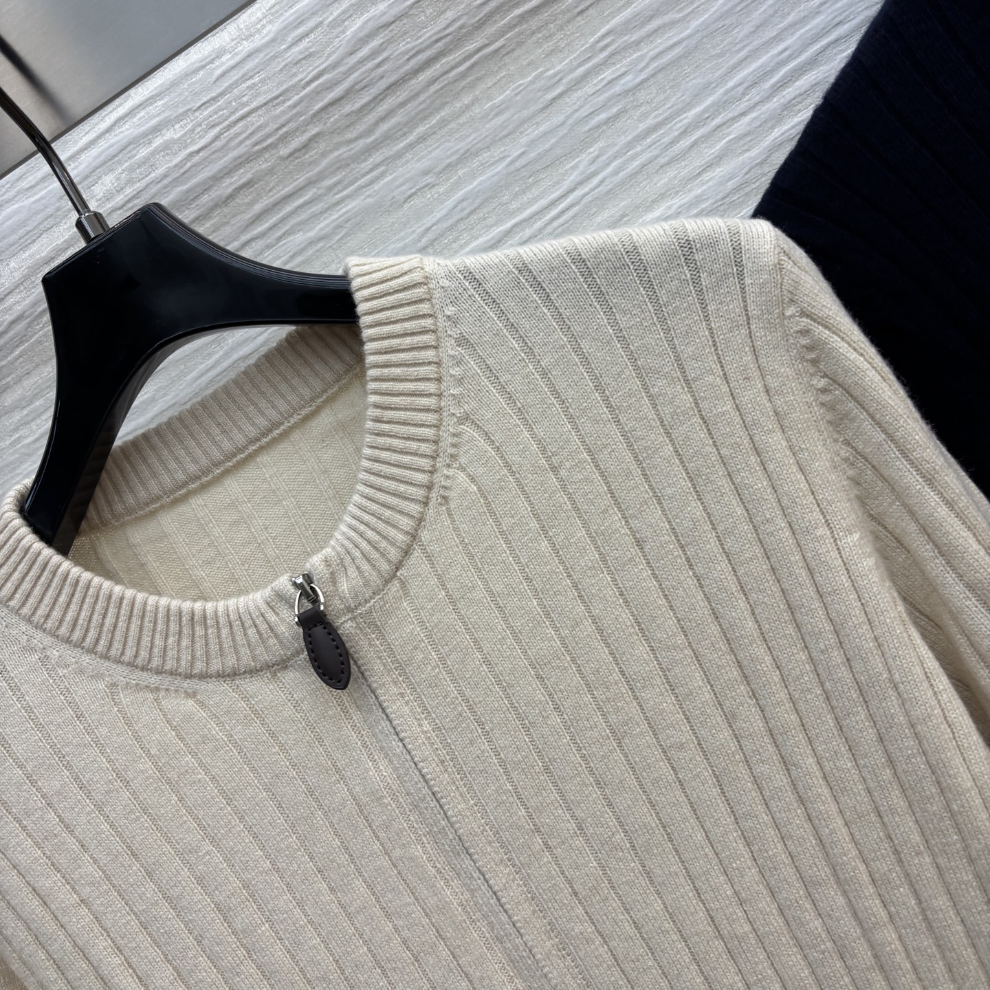 “Versatile One-Size Cashmere Zipper: Simple, Sophisticated, All-Season Design for Lazy Girls” - 图片 4