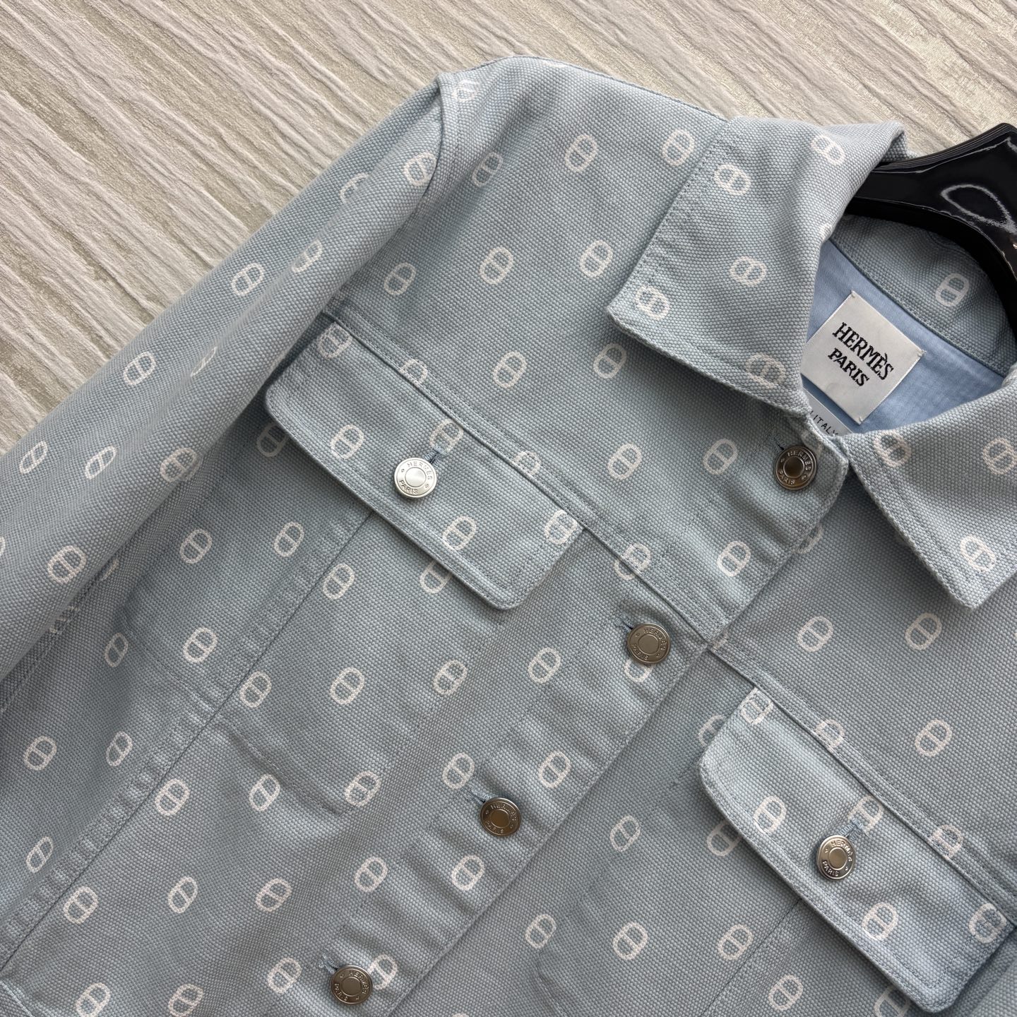 “Stylish Women’s Suit Collection: Pig Nose Logo Jackets, Double-Pocketed H Version, Cowboy Inspired Designs” - 图片 3