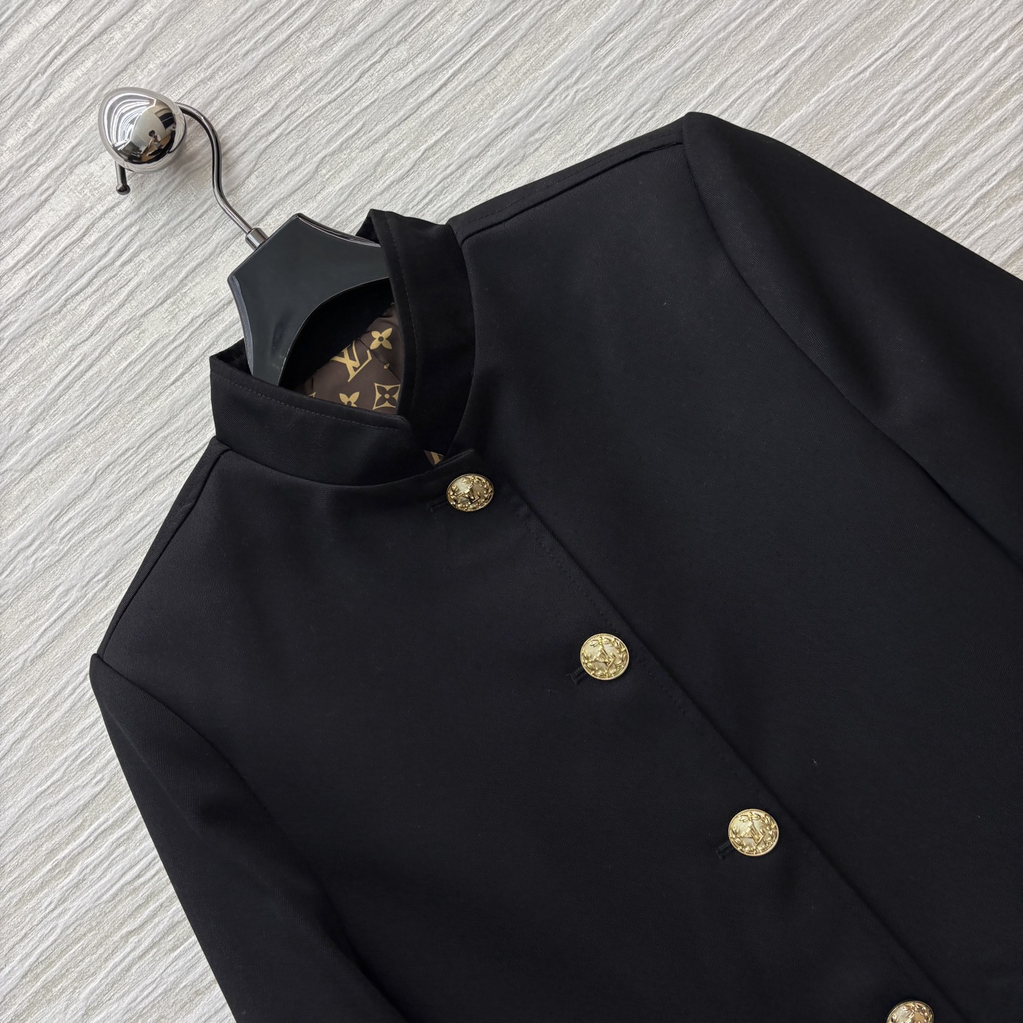 Stylish Gold-Buttoned Female Suit Set for Autumn: P744 Original Design with Tailored Fit and Elegant Details - 图片 4