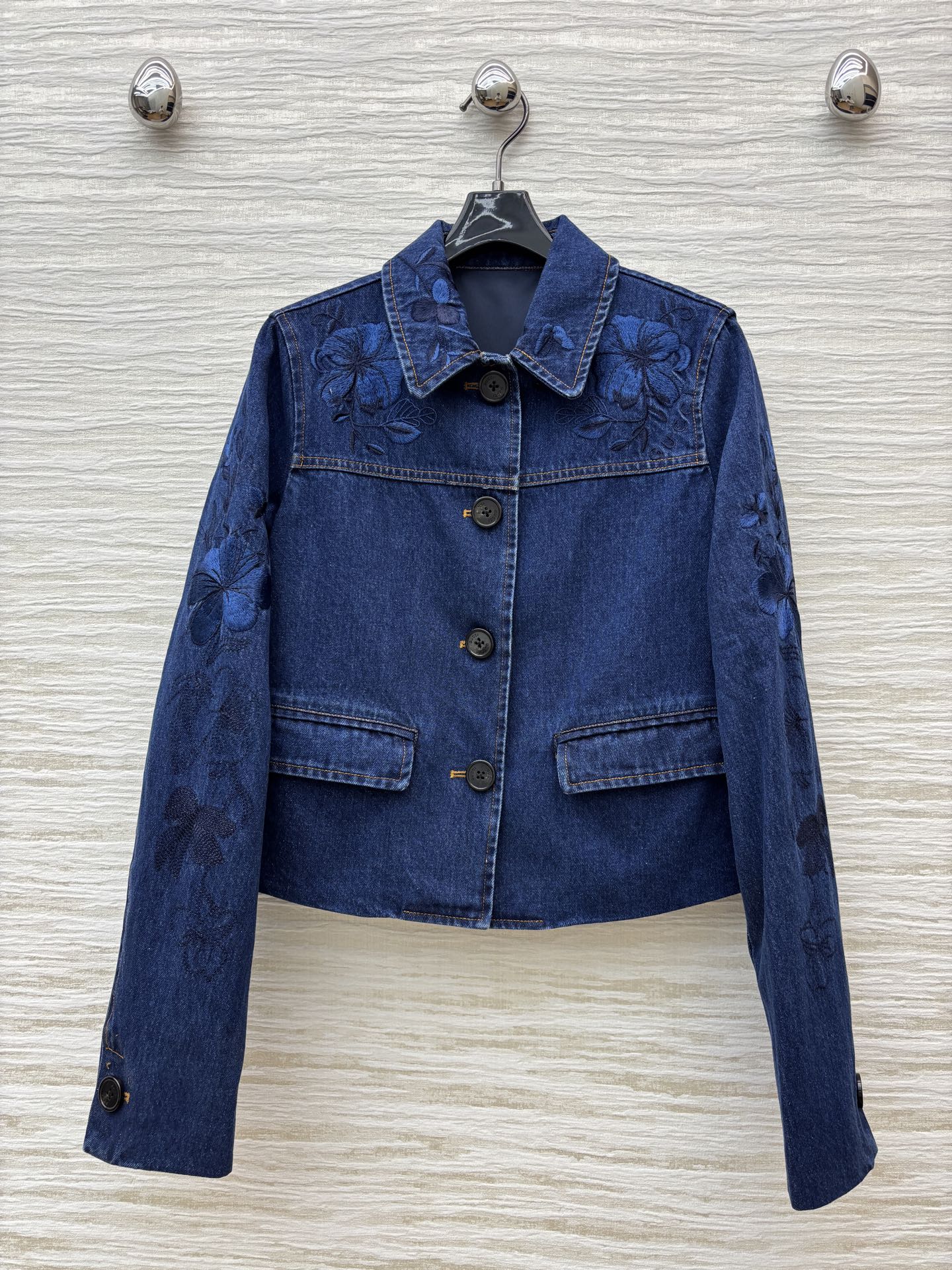 “Vintage Female Dress: P792 Heavy-Skinned Cowboy Jacket with Embroidery, Tailoring Logo, and Blue-Washed Cowgirl Style” - 图片 1