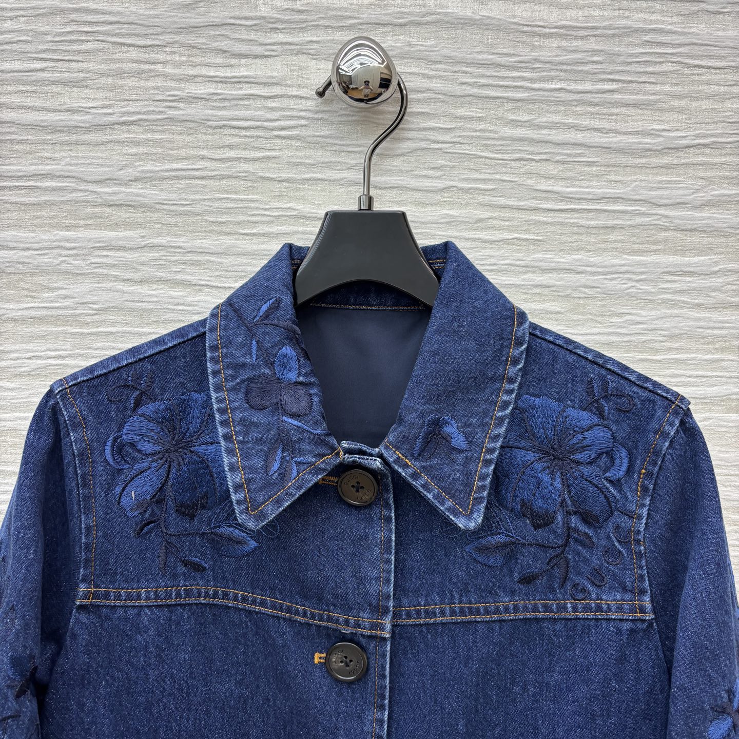 “Vintage Female Dress: P792 Heavy-Skinned Cowboy Jacket with Embroidery, Tailoring Logo, and Blue-Washed Cowgirl Style” - 图片 2