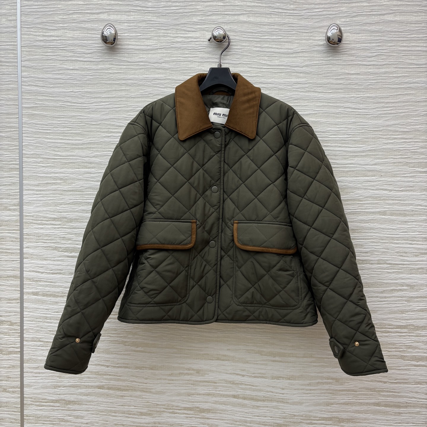 “P888 Female Suit: One-Size-Fits-All, 25 New Ones, Kernel-Colored, Thin and Sweet” - 图片 1