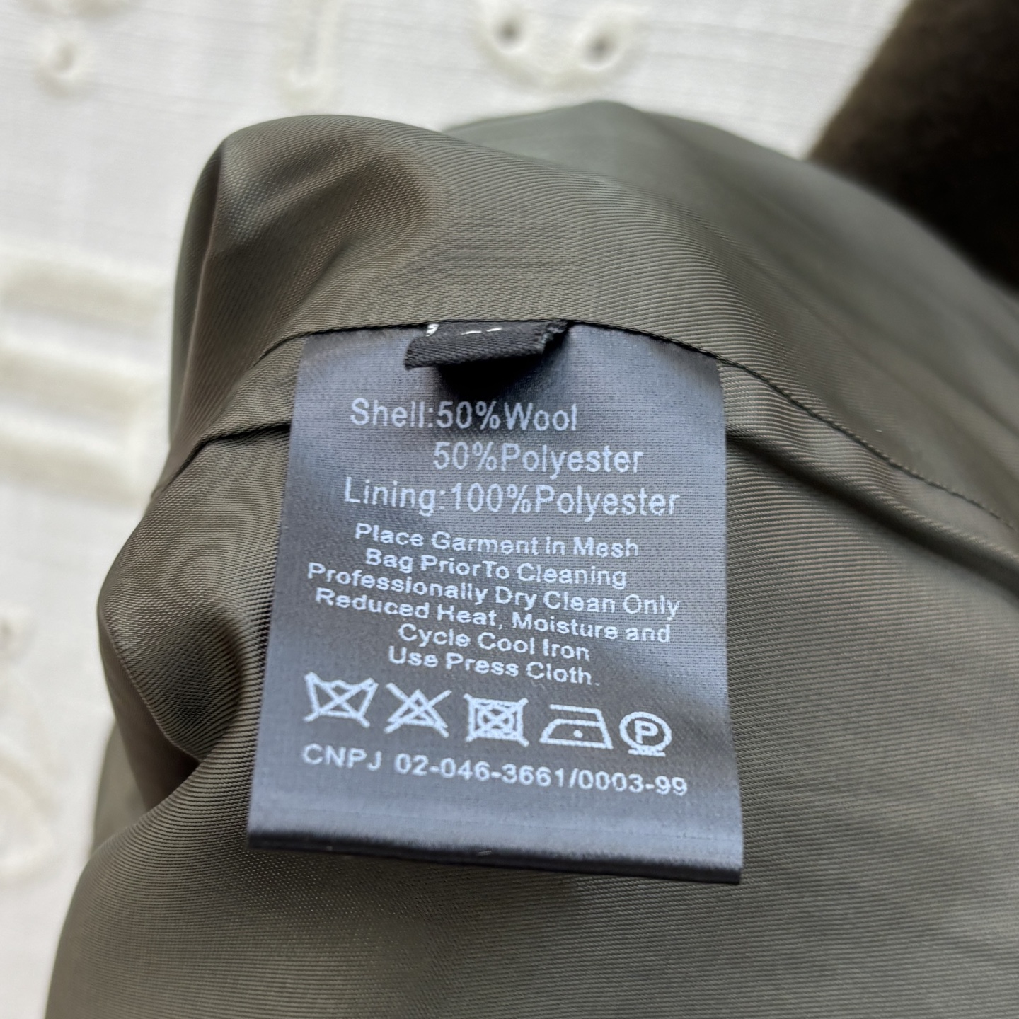 Sch秋冬新款 异形扣羊毛呢大衣外套 上身就是满满的气场感 带有复古风格 搭配起来很时髦 排扣拼接真皮设