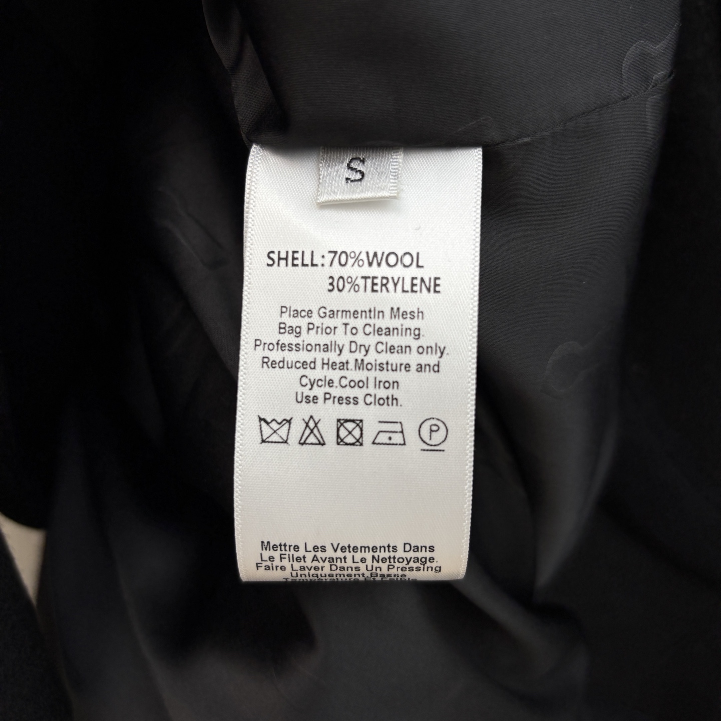 Sch 25秋冬 重工艺羊毛呢翻领西装外套 金色五金点缀 高级感气质 面料是羊毛呢 高级又显白 充满了设