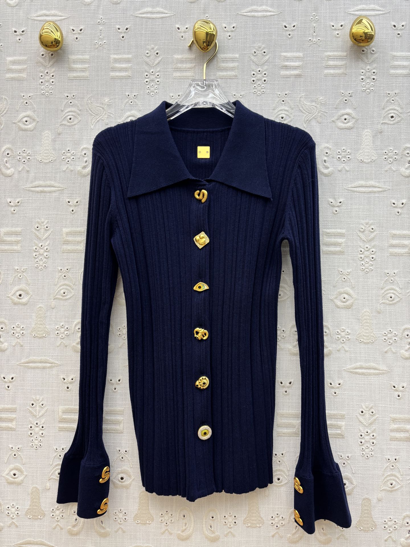 Sch 25秋冬新款 异形扣装饰针织套装 翻领排扣针织上衣+高腰针织直筒裤  高定时髦感经典版型 简洁干