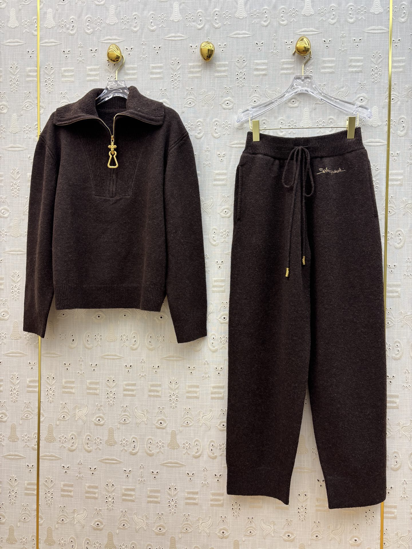 Sch 25秋冬新款 异形扣针织休闲套装 懒人一套搭配 翻领半拉链针织毛衣+松紧腰针织铅笔长裤  一套上