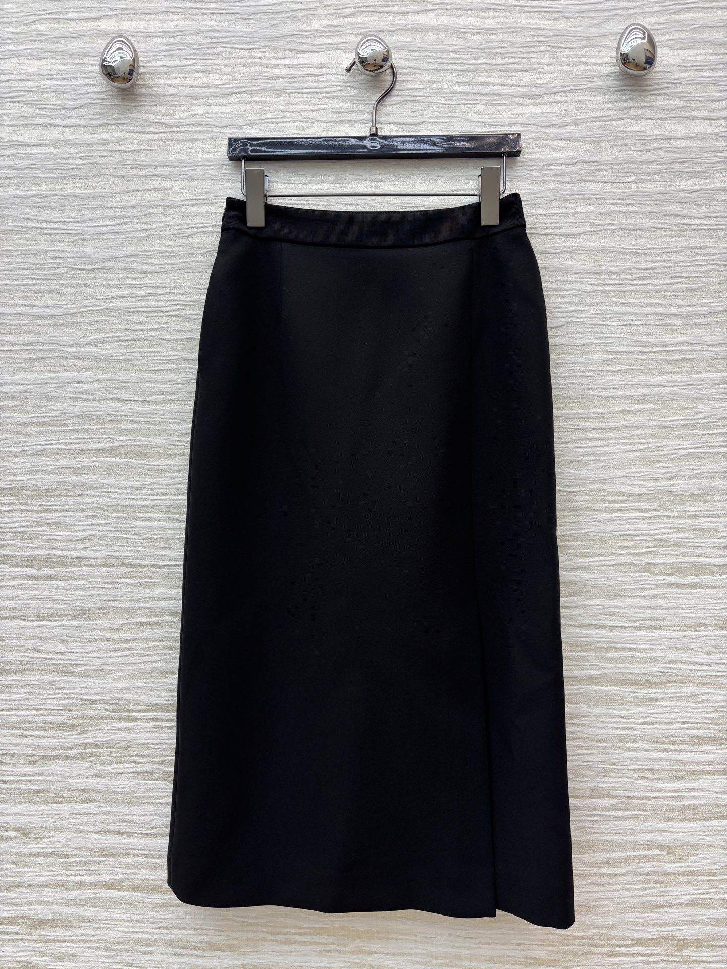 D家 25早秋新款 包臂开叉半裙 妥妥的显腿长 高腰A字版型 轻松将腰部和臀部修饰的很好 开叉设计 精致