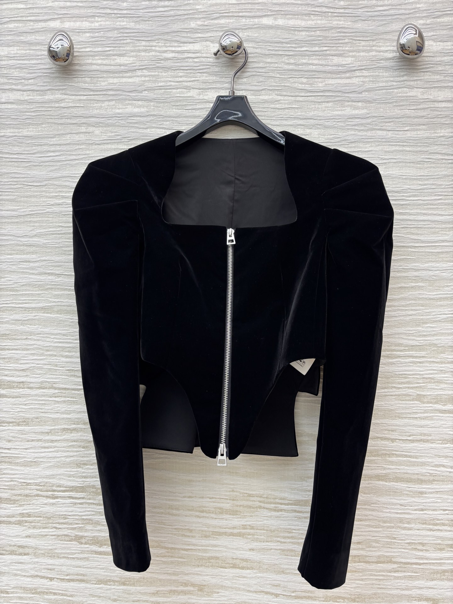 D家 25早秋新款  方领丝绒短款外套  小方领拉链式设计 短款收腰版型 上身超显身材比例 轻松拿捏气质