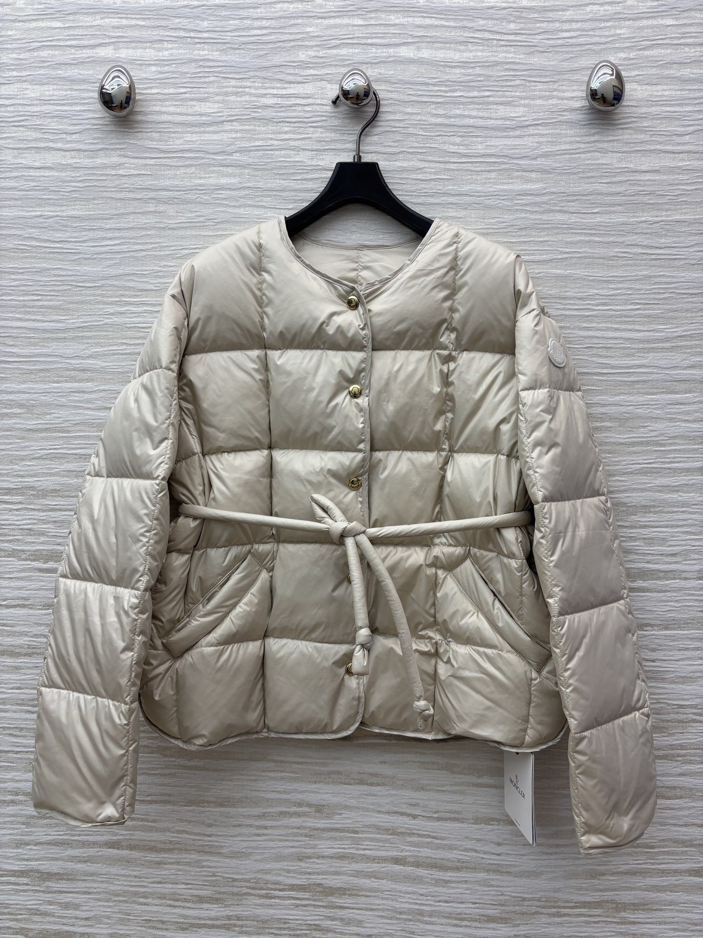 Mo家 25秋冬新款 圆领面包羽绒服马甲 圆领短款面包服版型 配送本布腰带 两种风格随意切换 上身帅气时