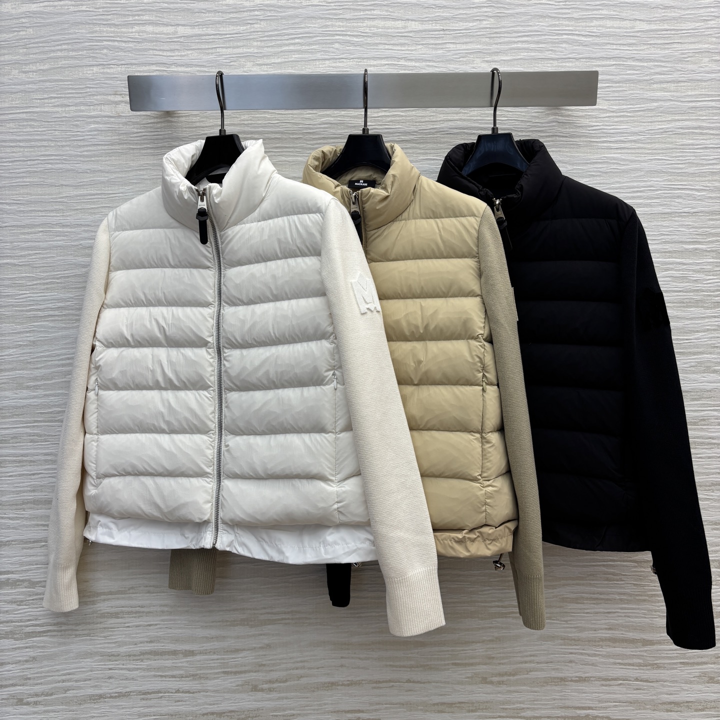 M家 25早秋新款 立领拼接针织羽绒服 宽松短款下摆抽绳收腰版型 上身轻松分割身材 比例显瘦显高绝绝子 
