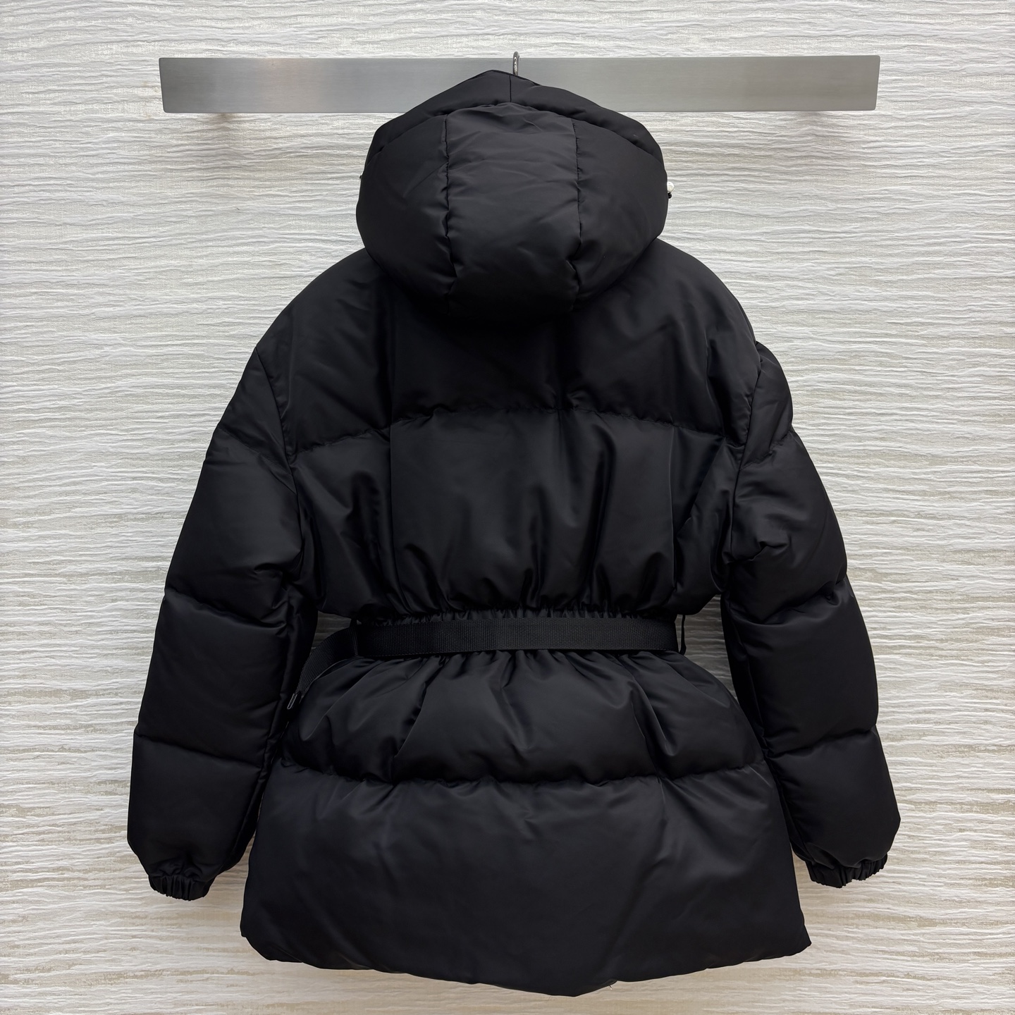 PD家 25秋冬新款 连帽收腰面包羽绒服 拒绝臃肿 连帽收腰面包版型 机能扣腰包腰带 上身轻松拉长视觉比