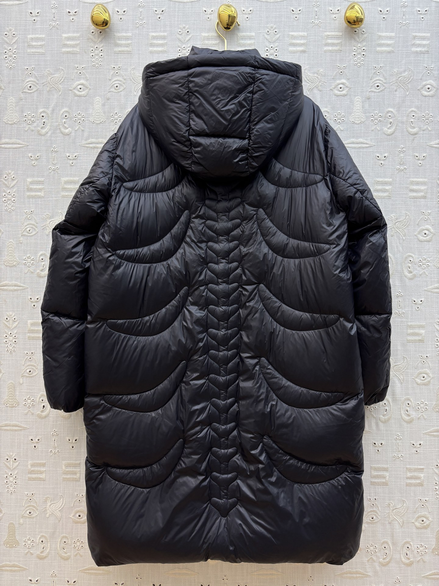 Sch 25秋冬新款 异形扣装饰连帽中长羽绒服 连帽廓形立领设计 开模异形五金装饰 每个细节都很完美 整