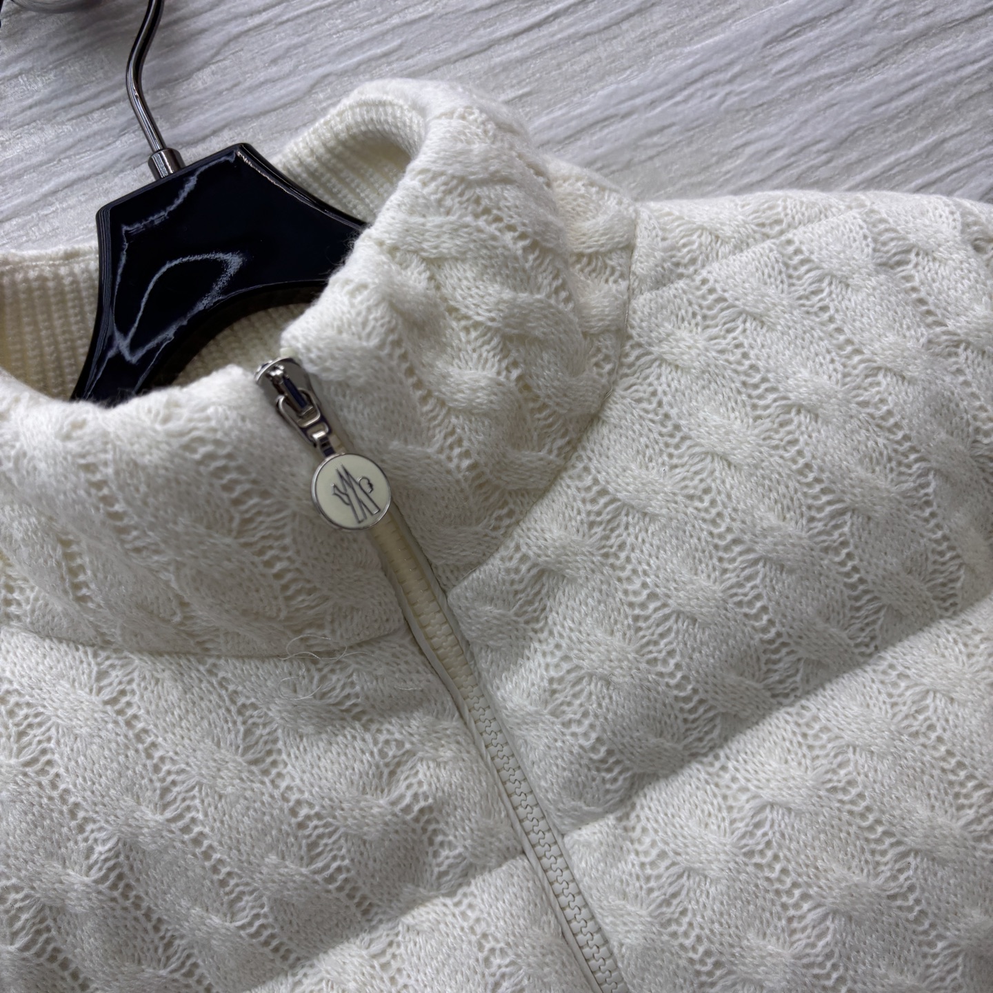 Mo家 25秋冬新款 勾花羊毛针织 立领羽绒服 寒冬行走的利器 保暖不臃肿 外层针织羊毛面料 低调又不失