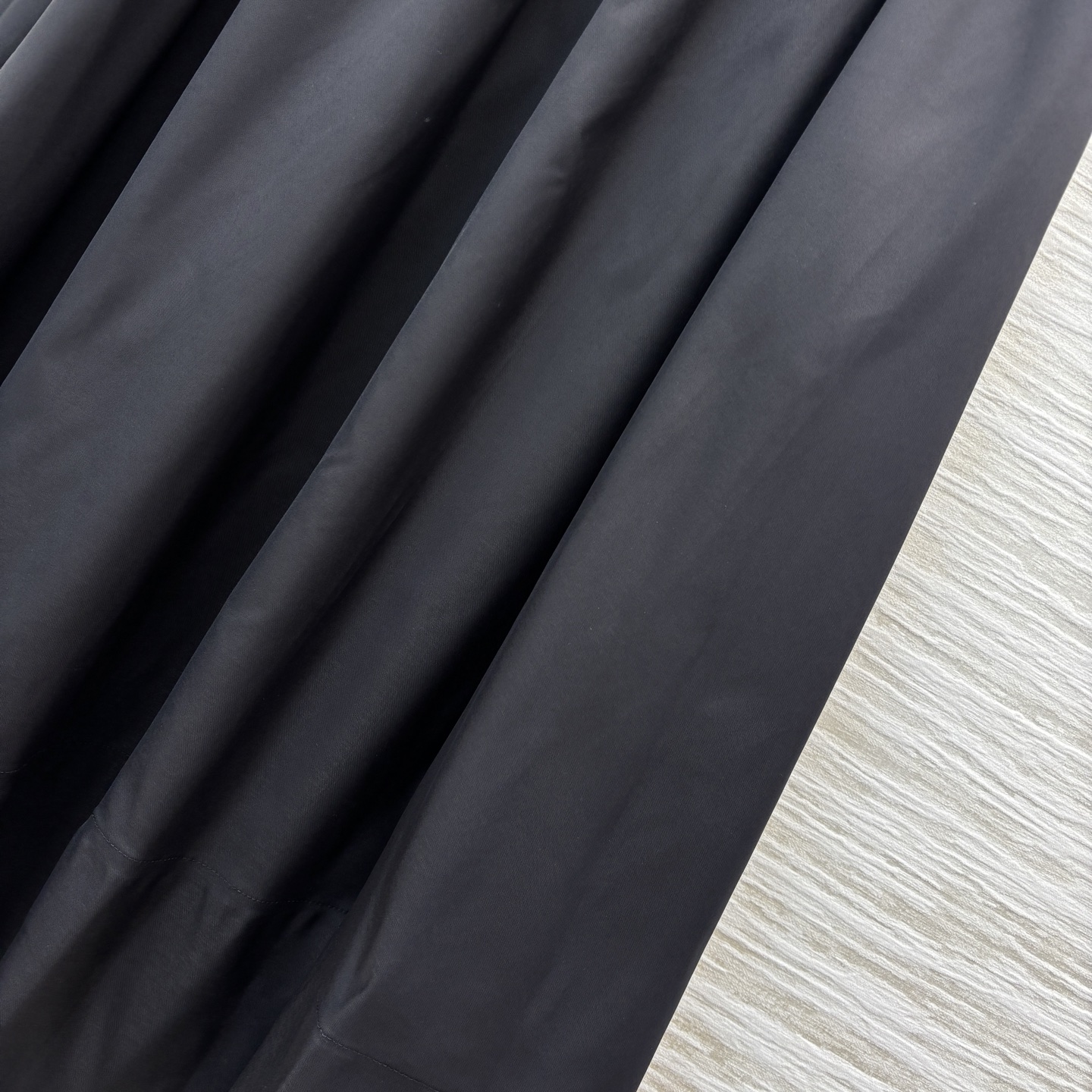 D家 25早秋新款 A字伞裙 自带帅气感 经典中长款A字版型裙子 一秒拉长腿比例 适合各种身材 轻松遮肉