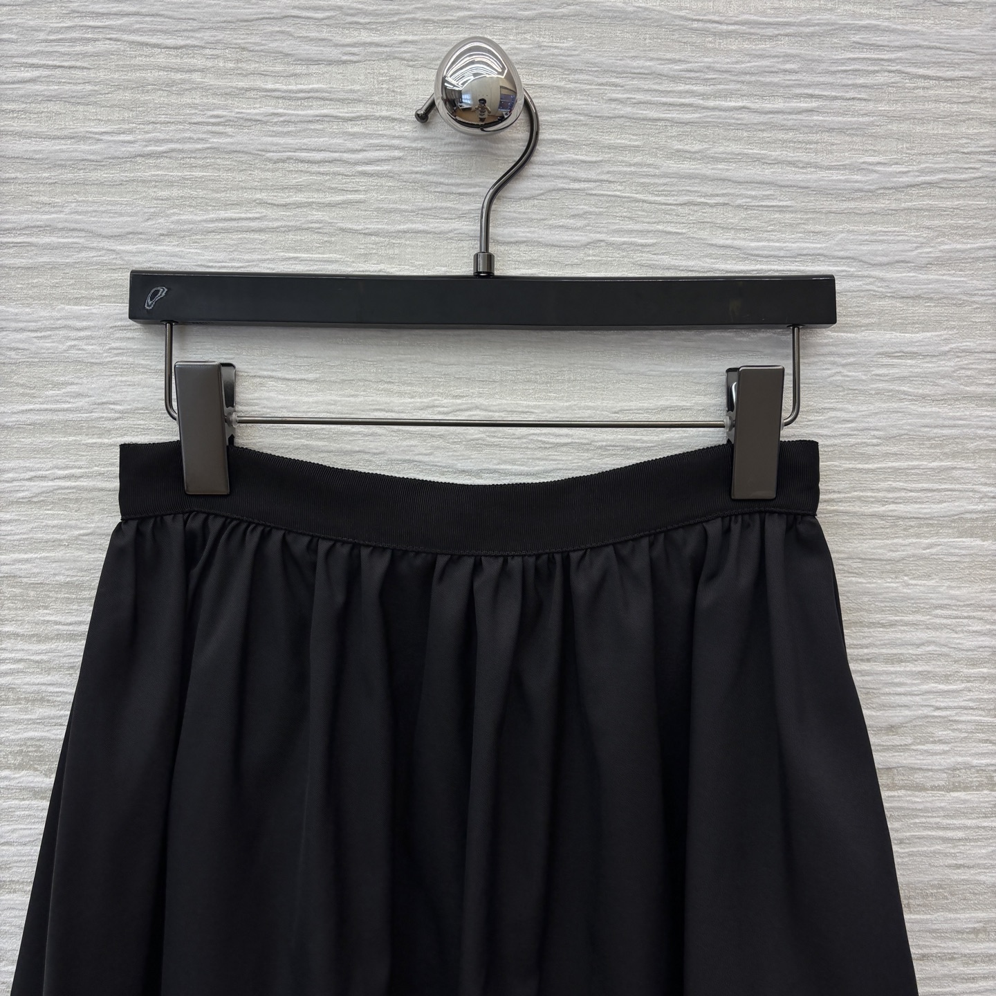 D家 25早秋新款 A字伞裙 自带帅气感 经典中长款A字版型裙子 一秒拉长腿比例 适合各种身材 轻松遮肉