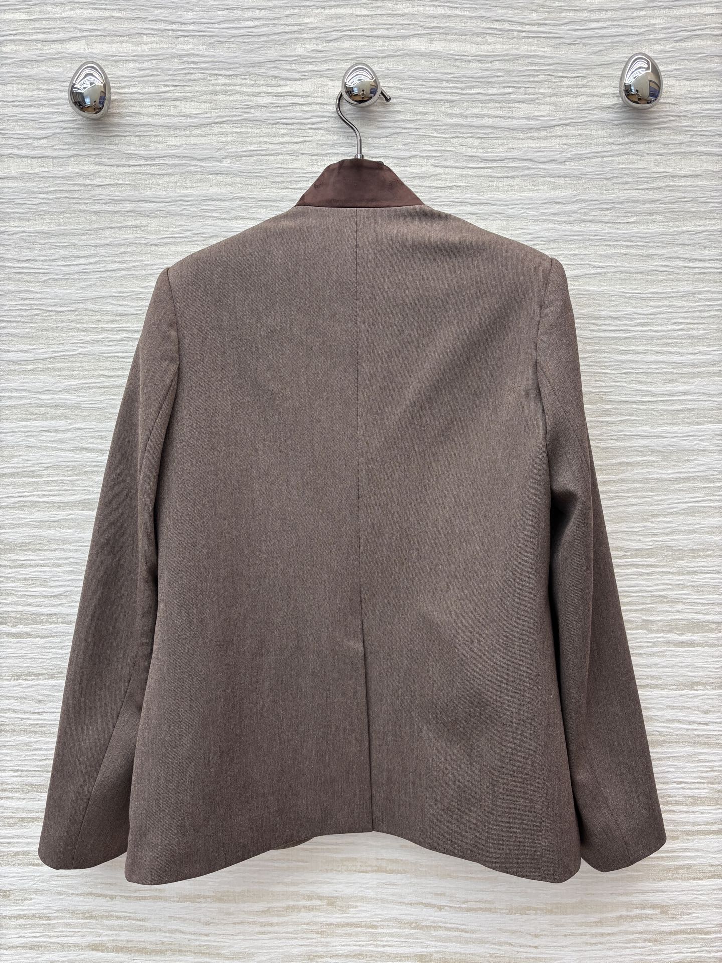 lP🆕 25早秋 老钱风立领夹克 复古撞色立领设计 打破单调 利落剪裁勾勒线条 经典版型轻松穿出高级调性