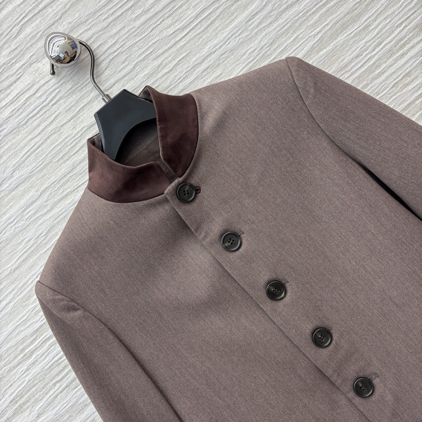 lP🆕 25早秋 老钱风立领夹克 复古撞色立领设计 打破单调 利落剪裁勾勒线条 经典版型轻松穿出高级调性